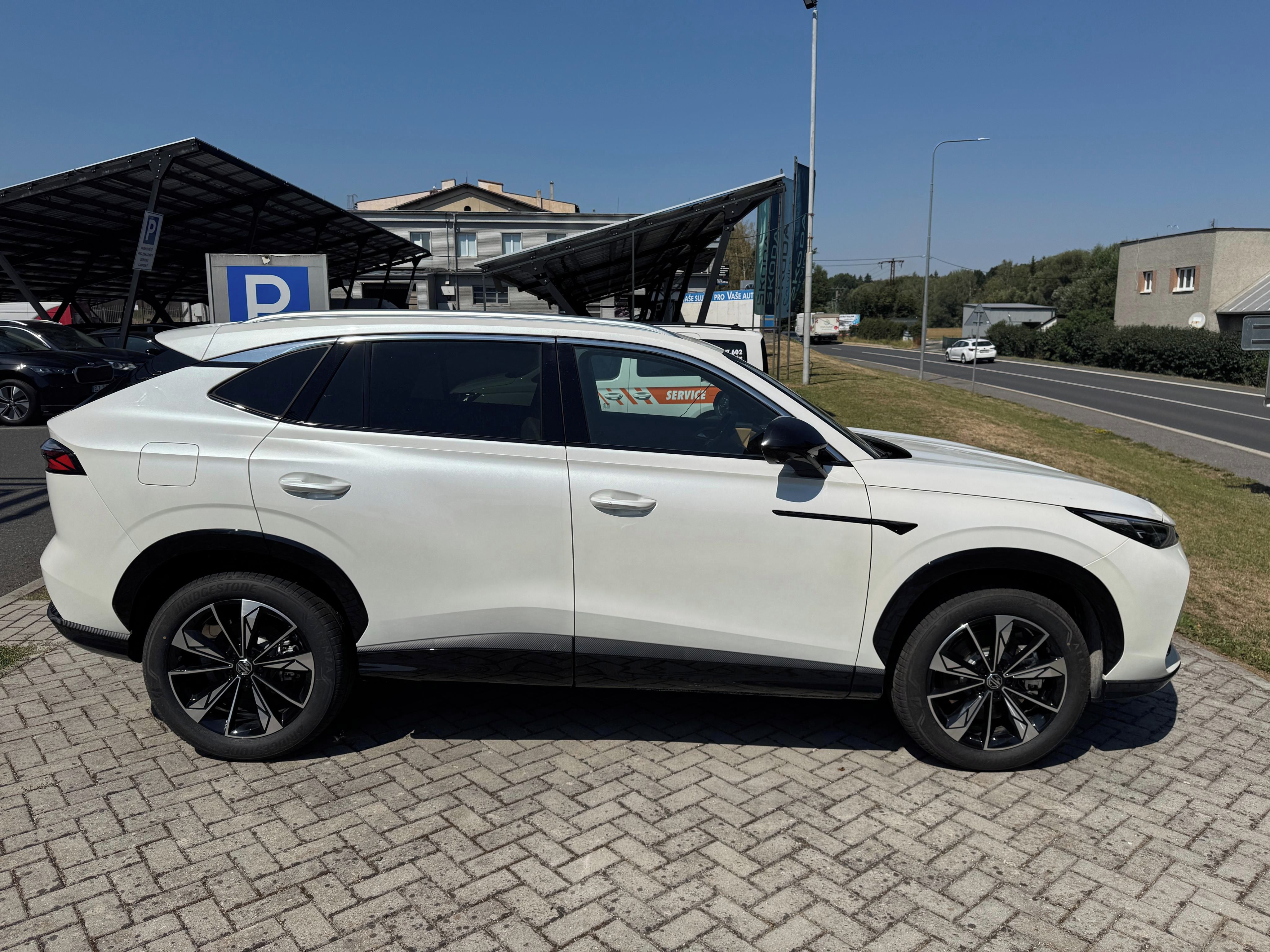MG HS, 1.5 HYBRID+ LUXURY - fotka 4