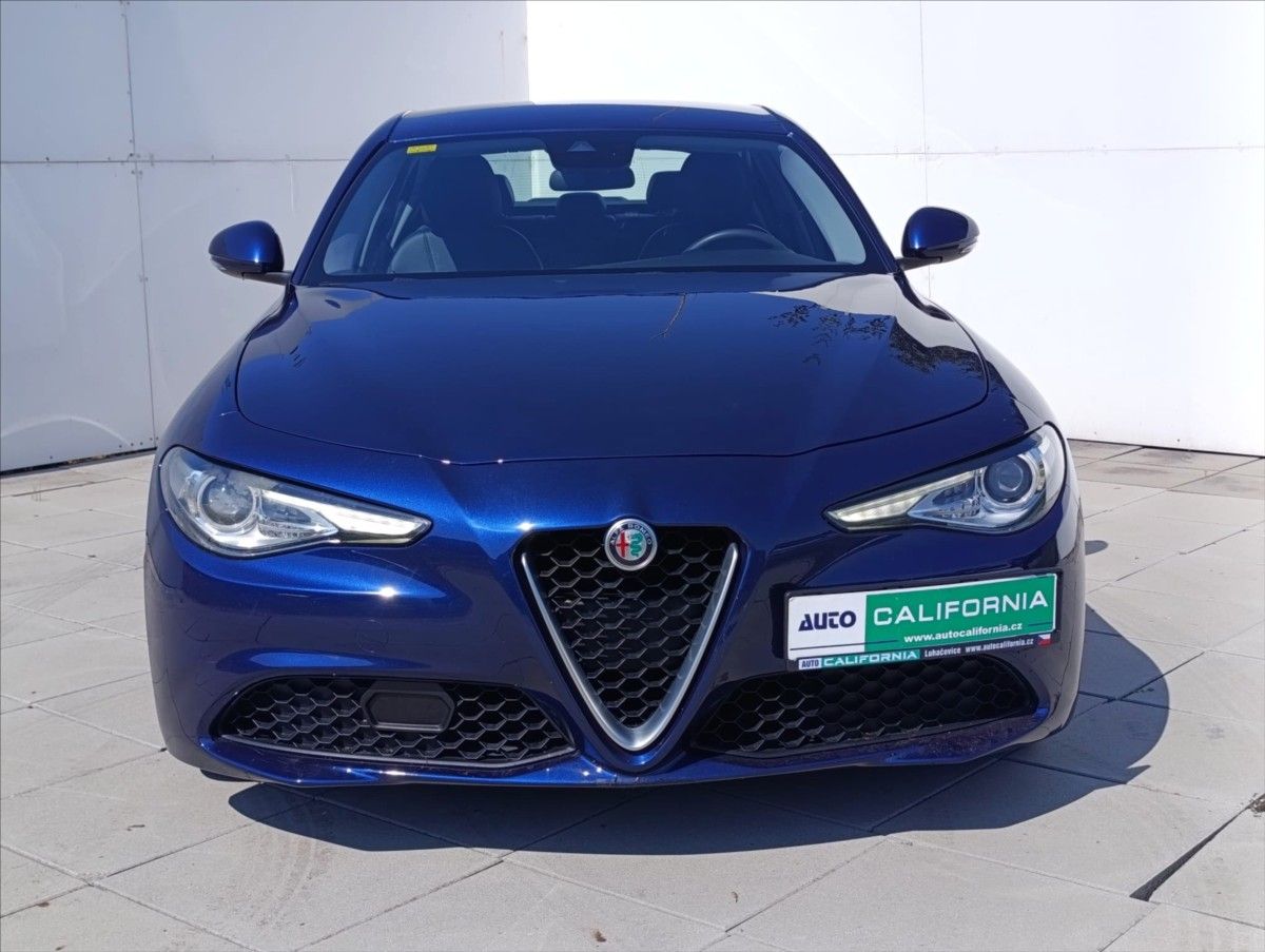 Alfa Romeo Giulia, 2,2 JTD Automat Navi ,Tempomat - fotka 3