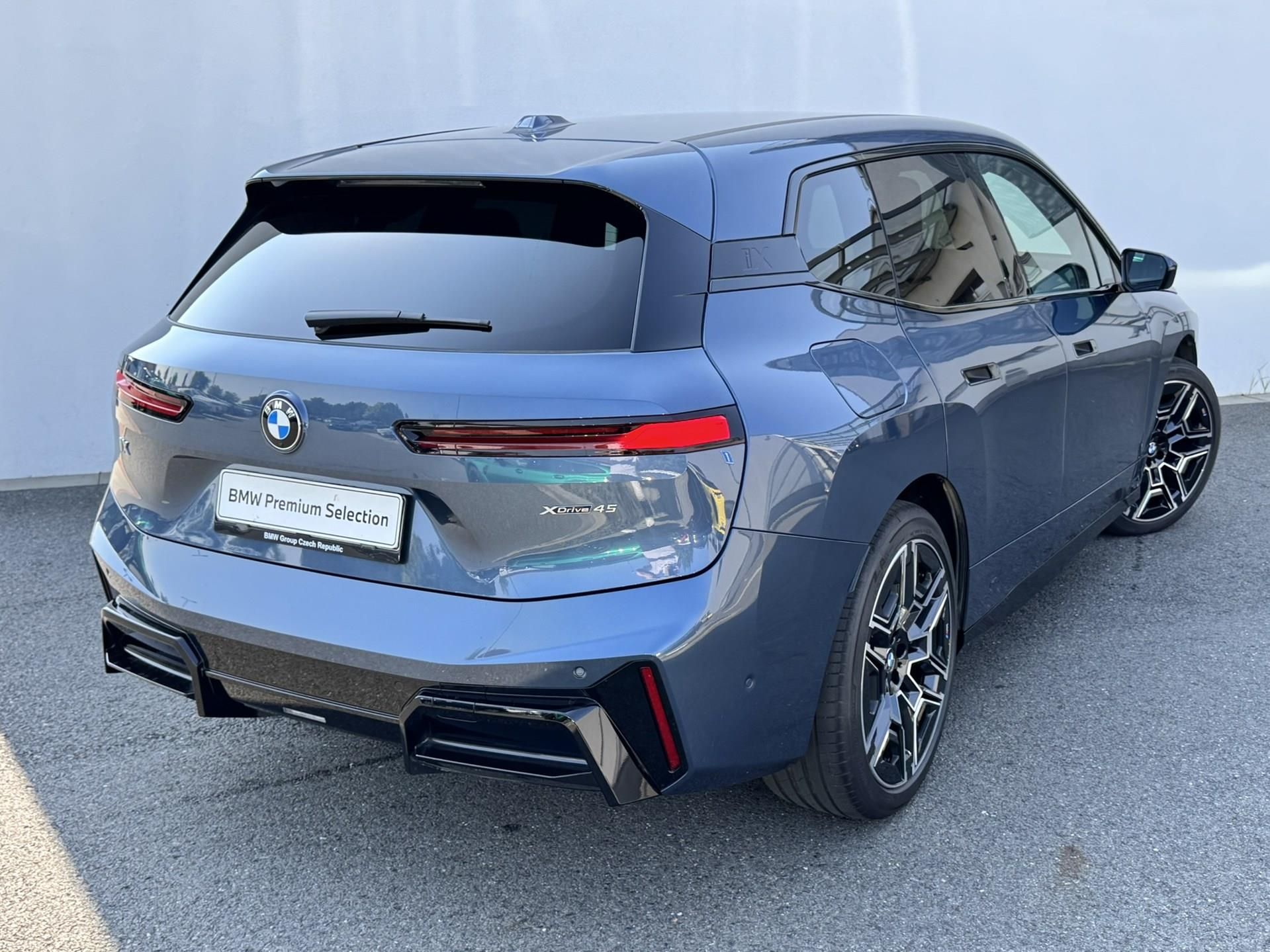 BMW iX, iX xDrive45 Mpaket - fotka 2