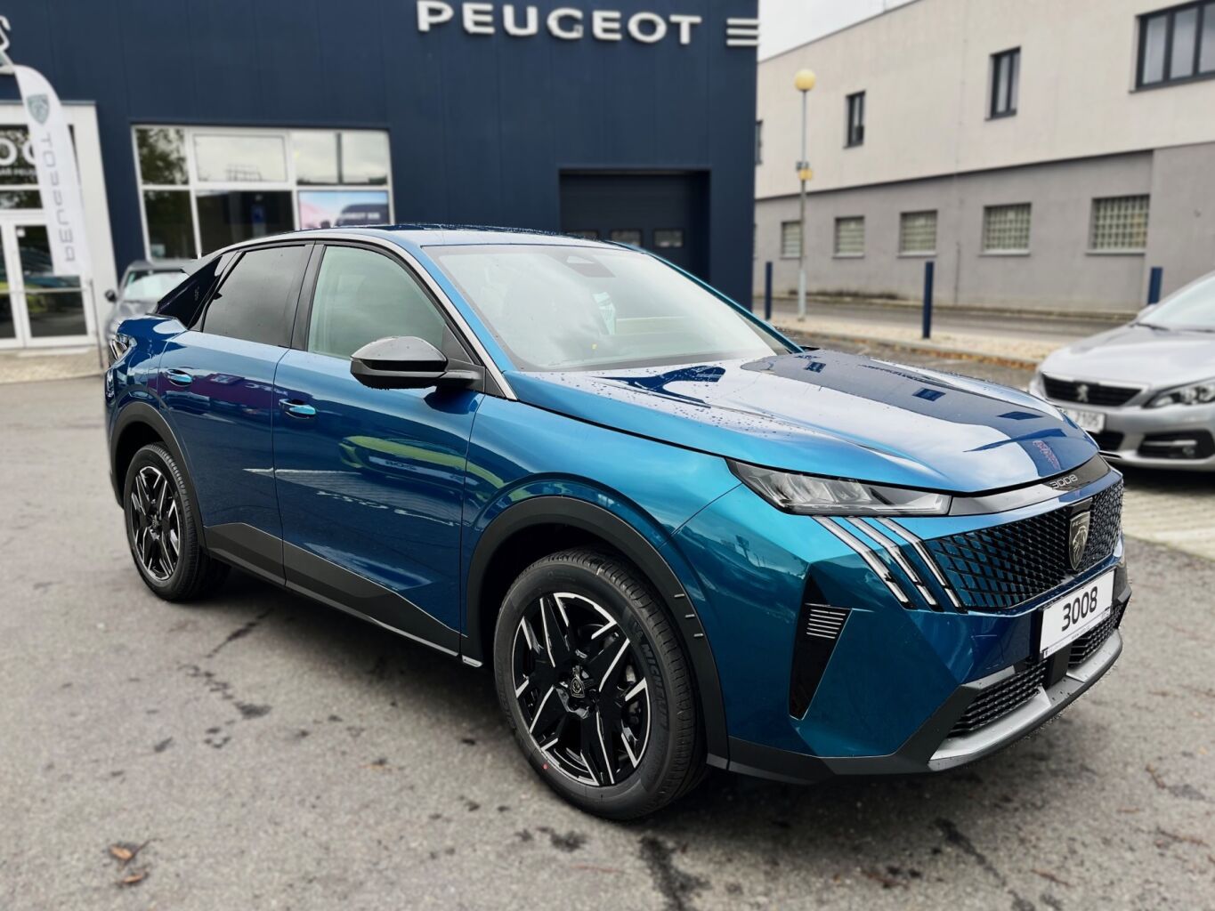 Peugeot 3008, 3008 BUSINESS Hybrid 145 e-DCS