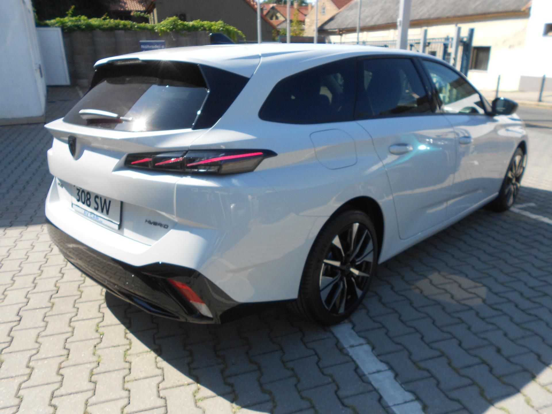 Peugeot 308, ALLURE Hybrid 145 e-DCS6 - fotka 5
