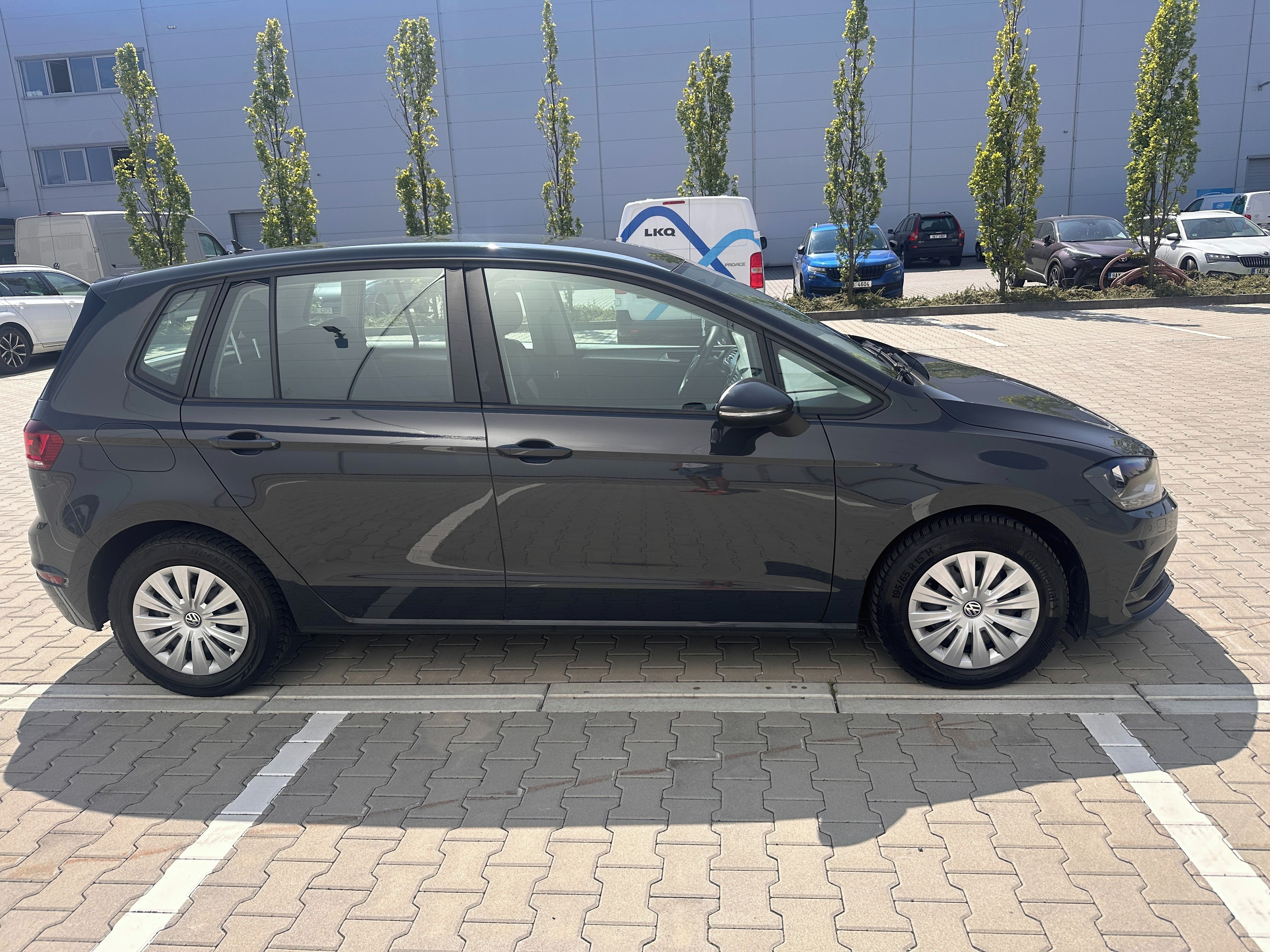 Volkswagen Golf Sportsvan, 1,9 TDi 85kw, serv., po 1.maj. - fotka 4