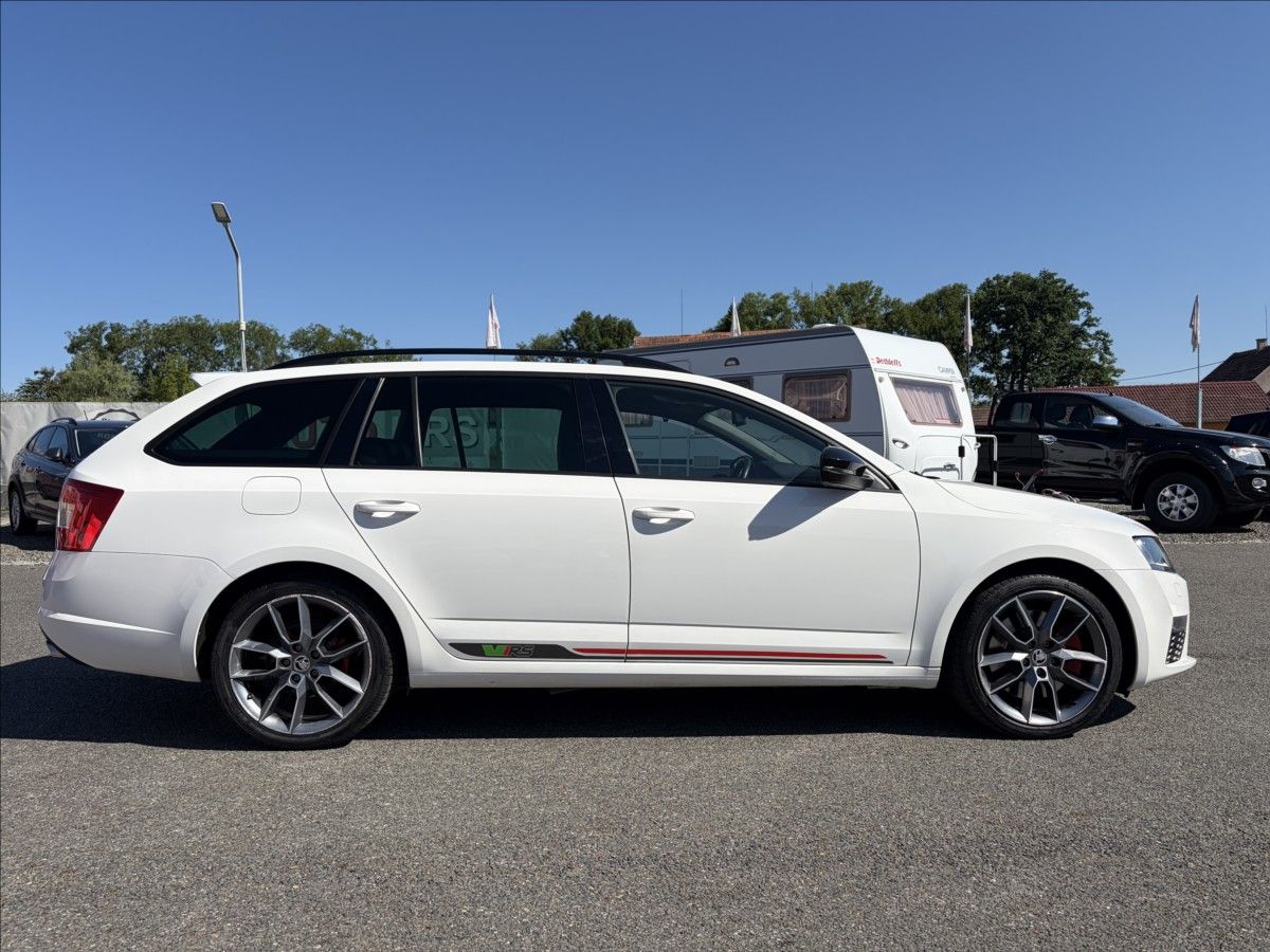 Škoda Octavia, 2,0 TSi RS 162KW, Bi-Xenony,Na - fotka 3