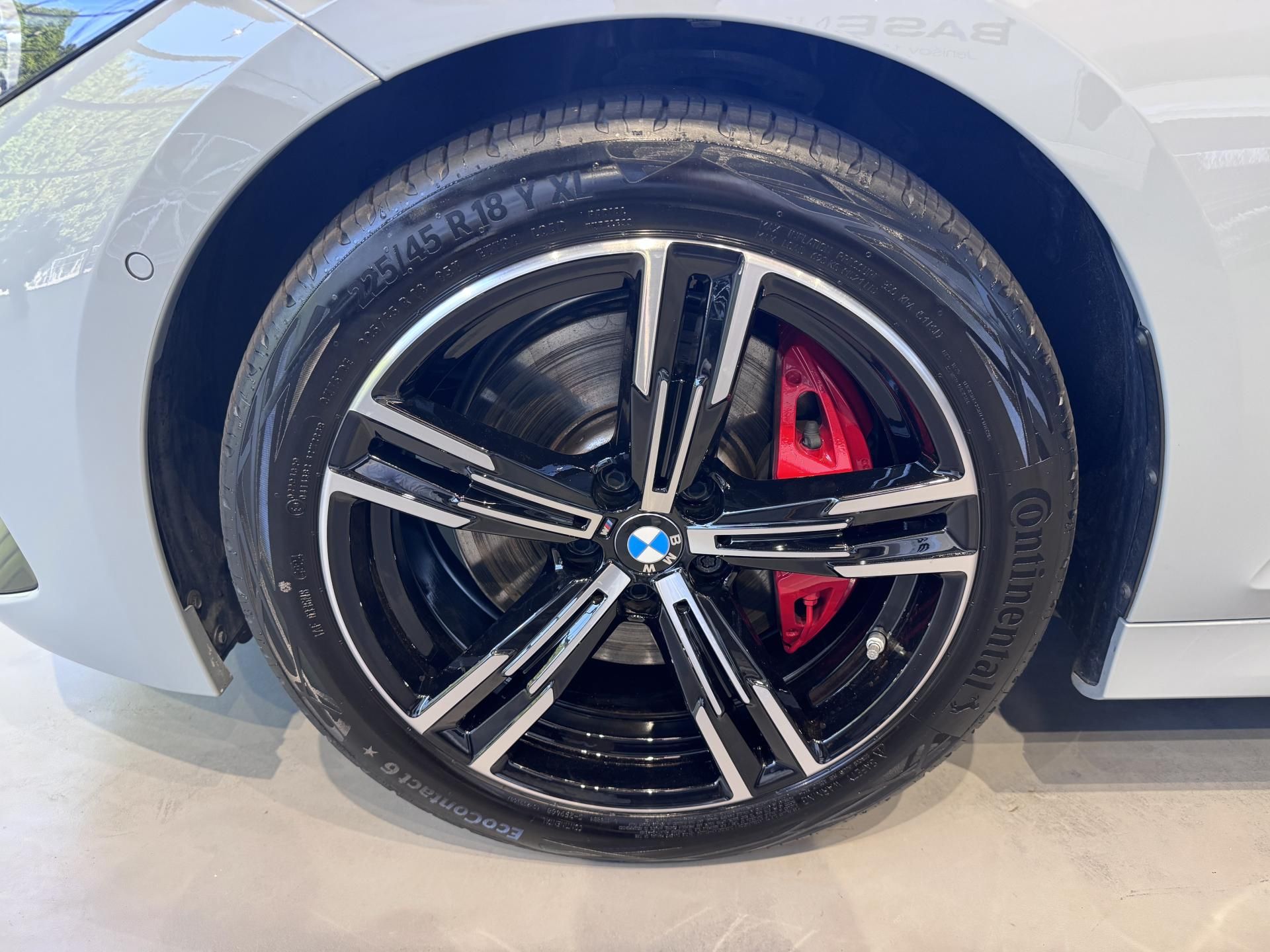 BMW Řada 3, 320d xDrive Touring M-Sport - fotka 5