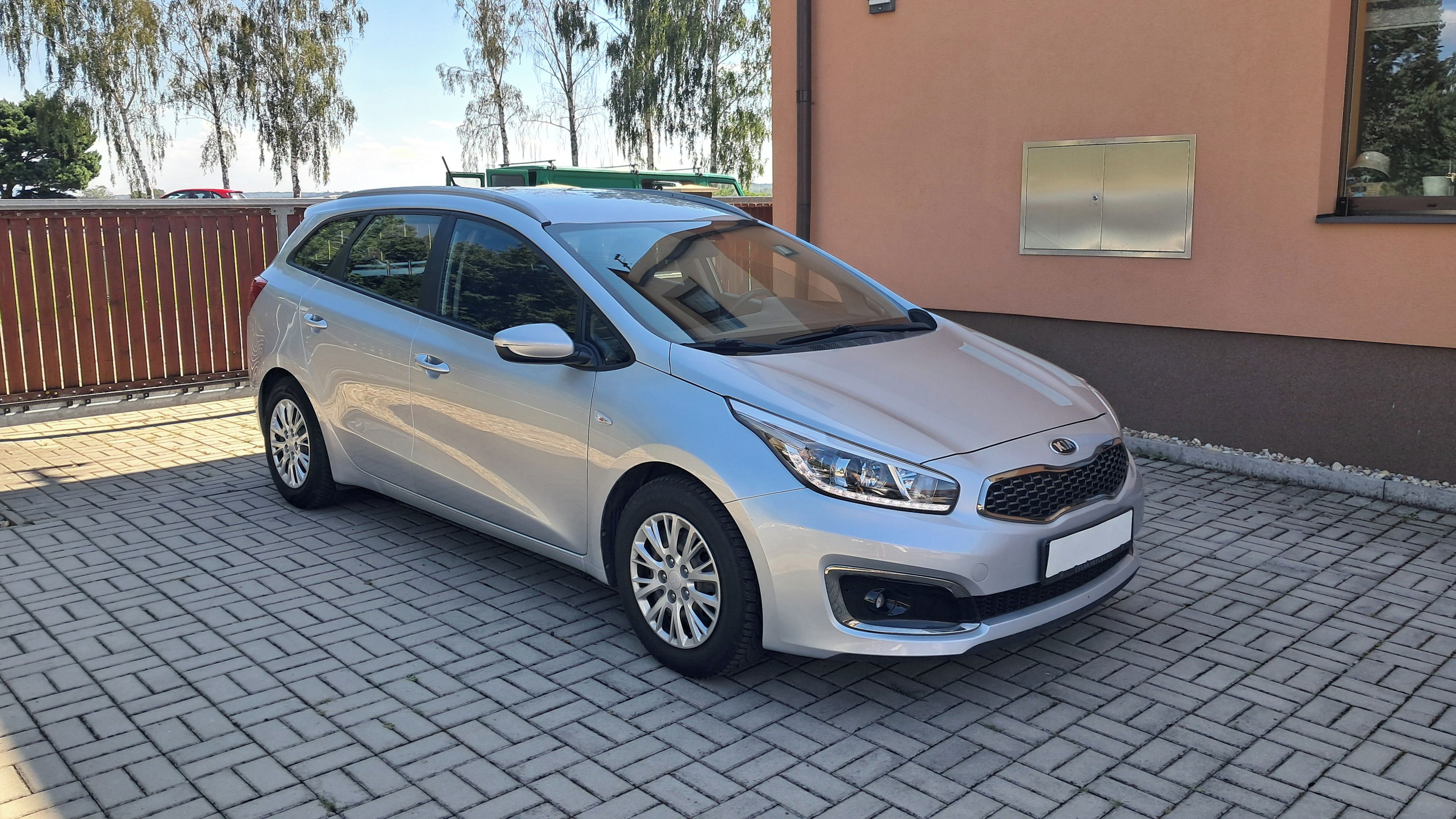 Kia Cee´d, 1.4i / najeto 84 000 km ČR