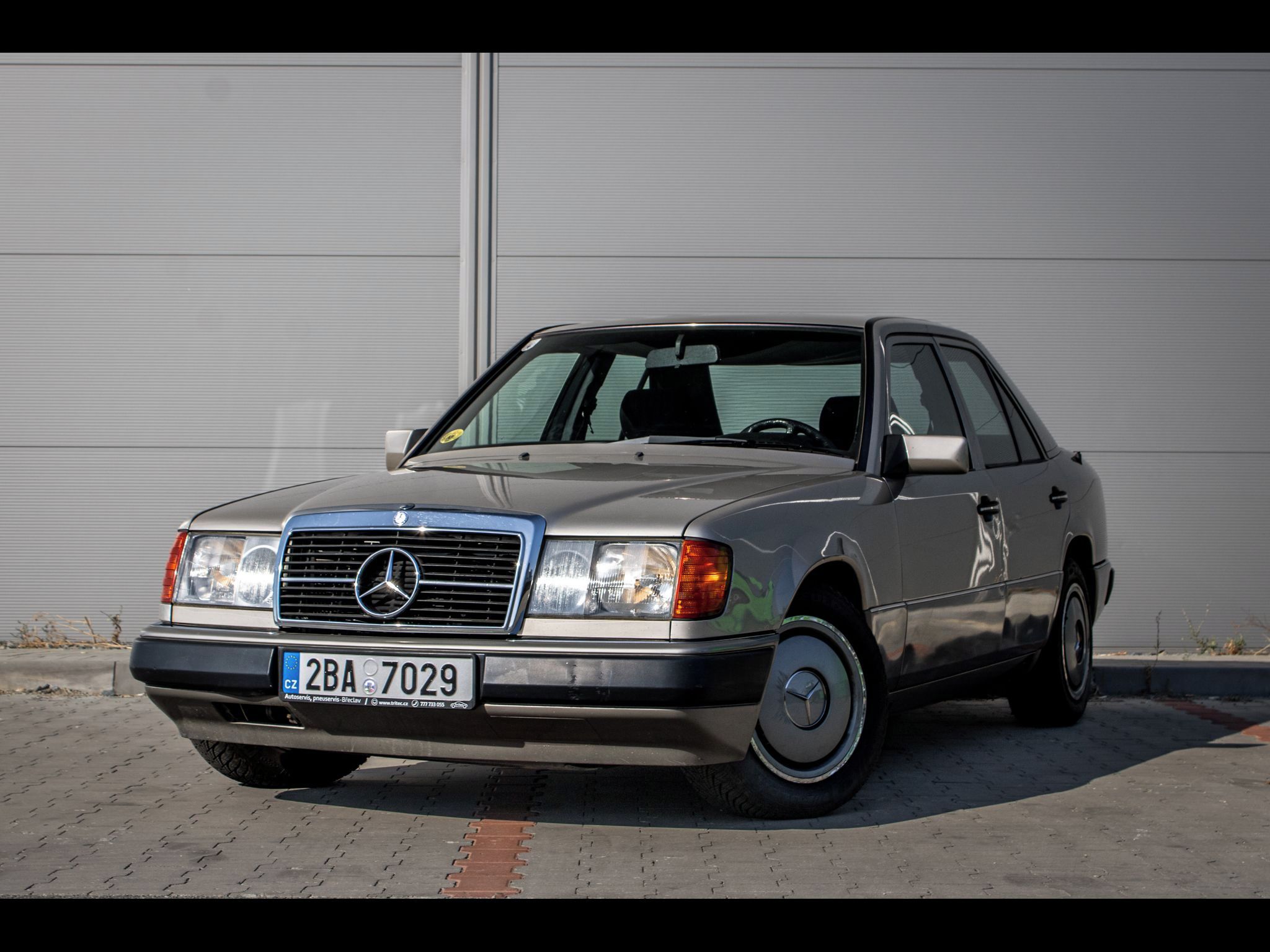 Mercedes-Benz Třídy E, 124 C