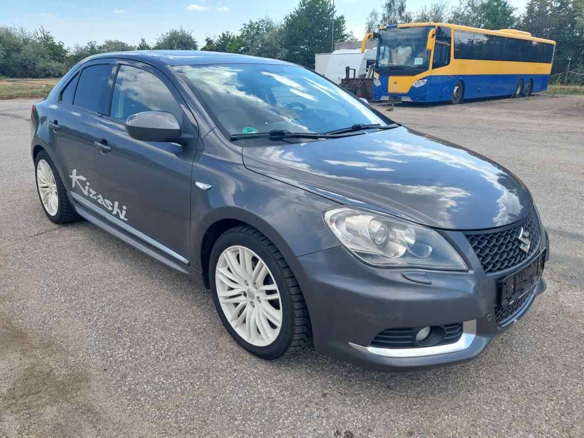 Suzuki Kizashi, 2.4 4WD - fotka 2