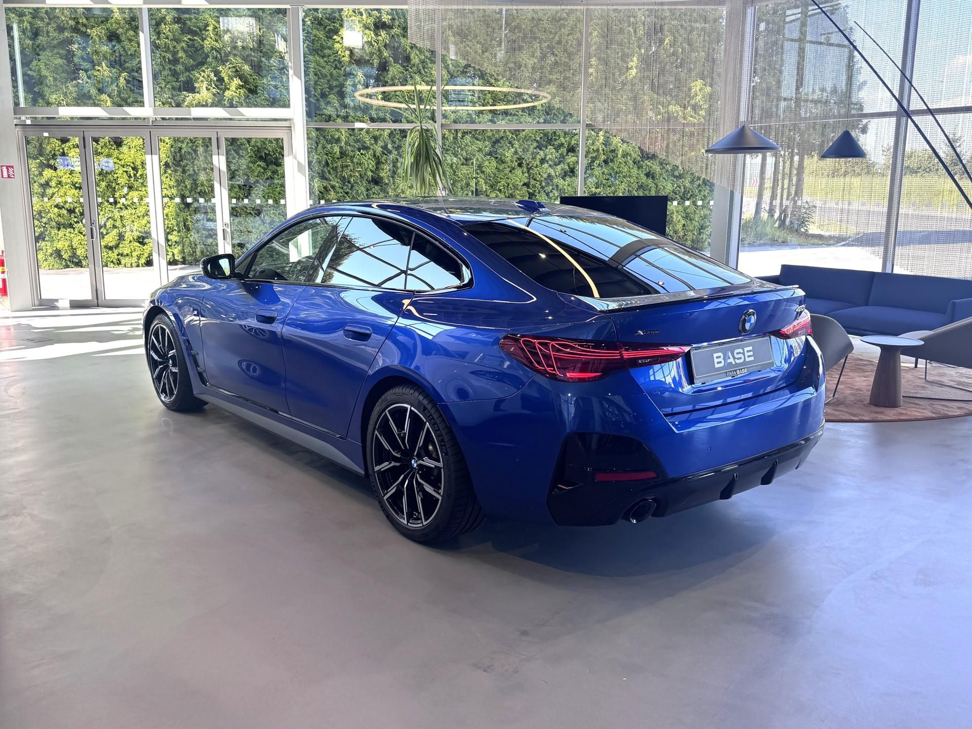 BMW Řada 4, 420d xDrive Gran Coupe M-Sport - fotka 3