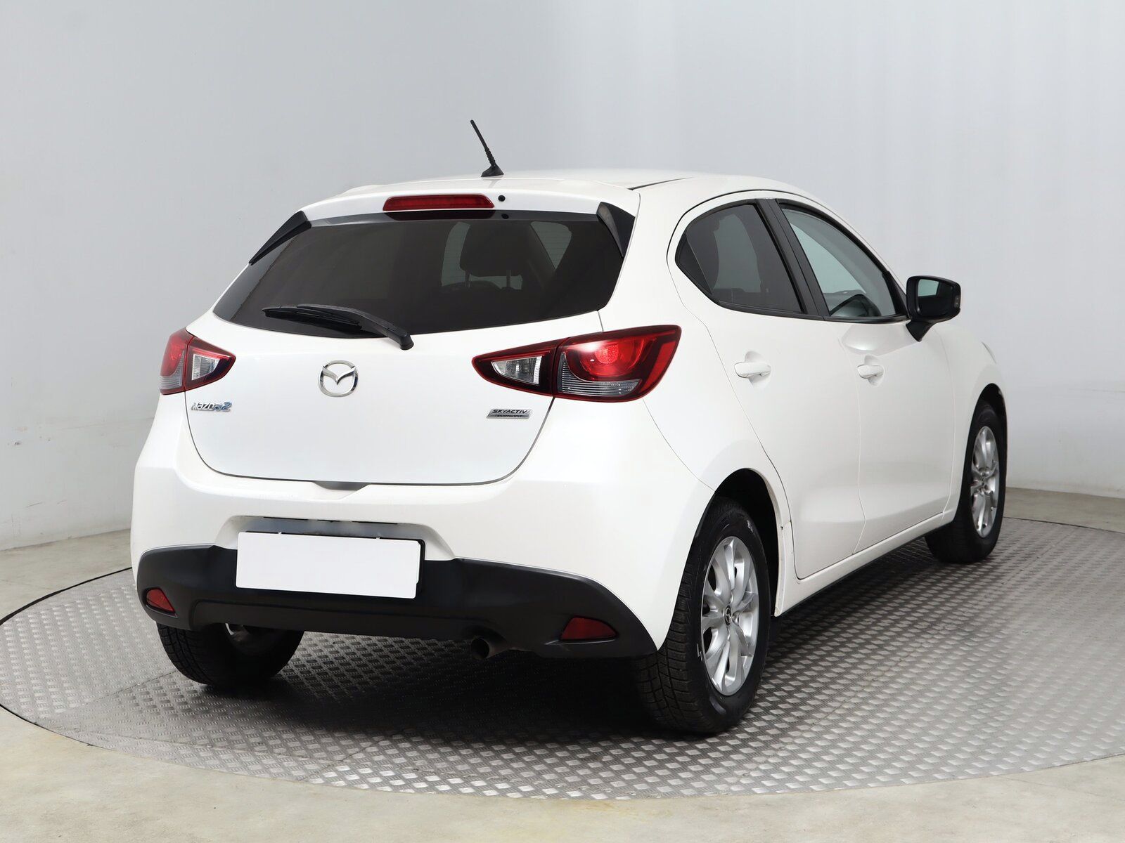 Mazda 2, 1.5 16V, Klima, Tempomat - fotka 5