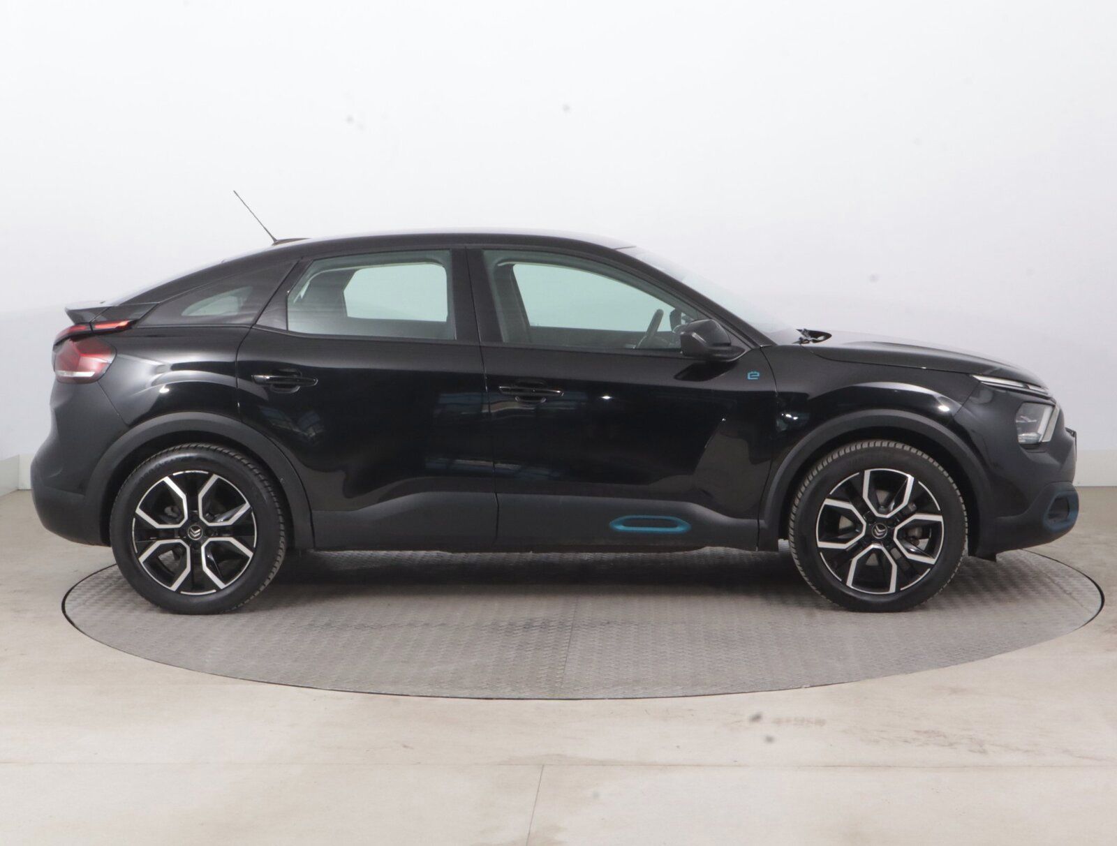 Citroën ë-C4, 50 kWh, SoH 90%, Feel Pack - fotka 6