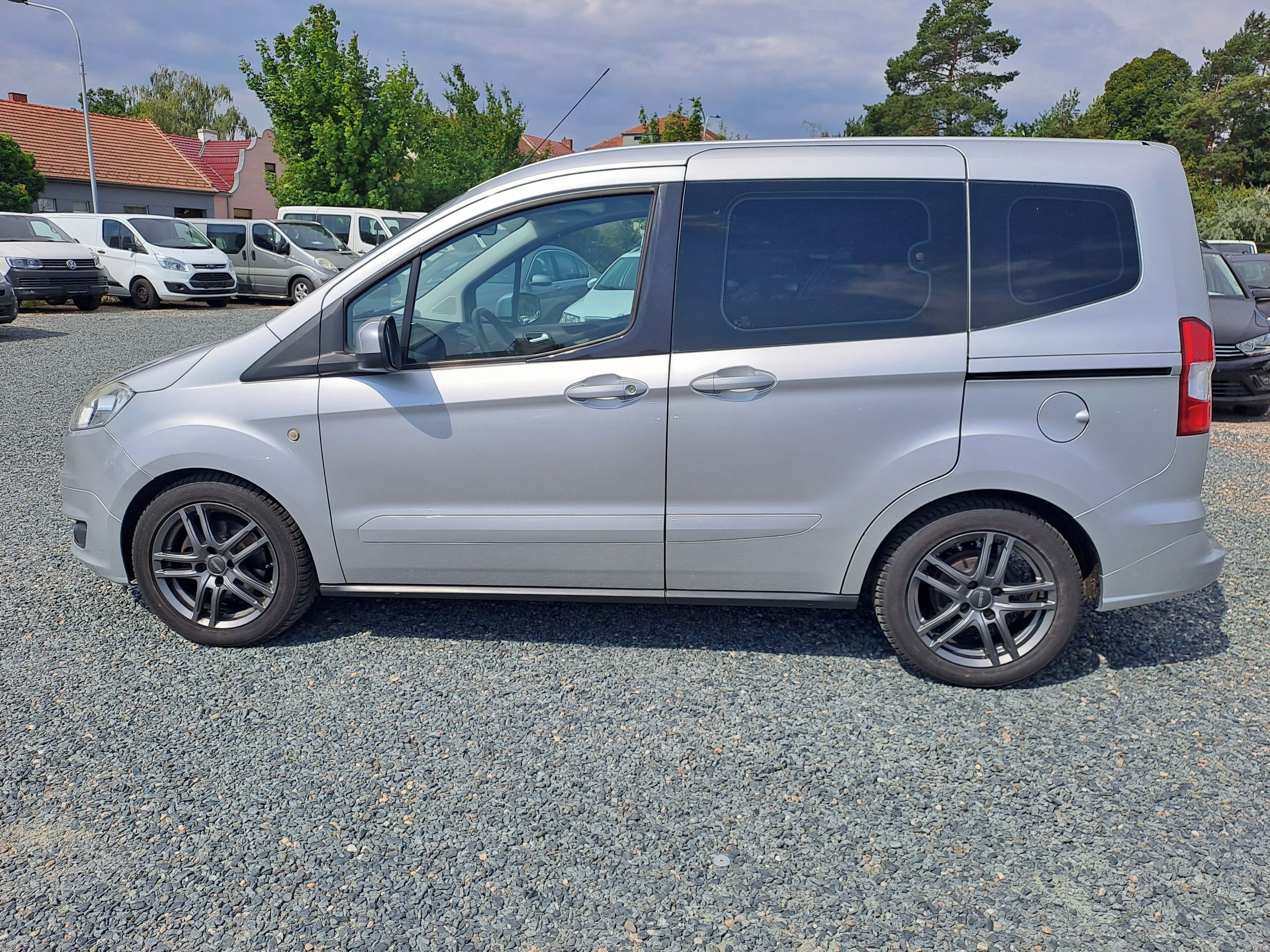 Ford Tourneo Courier, 1.5 TDCi Cool - fotka 6