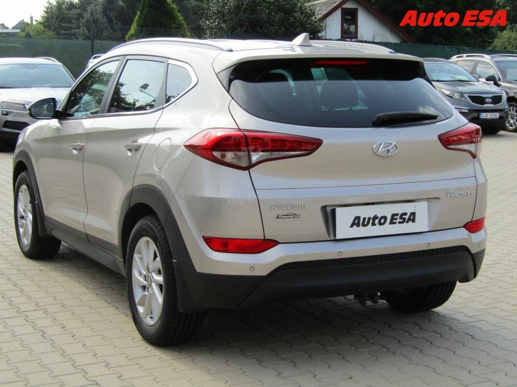 Hyundai Tucson, 1.7TGDi,2.maj,ČR,AC,temp - fotka 6