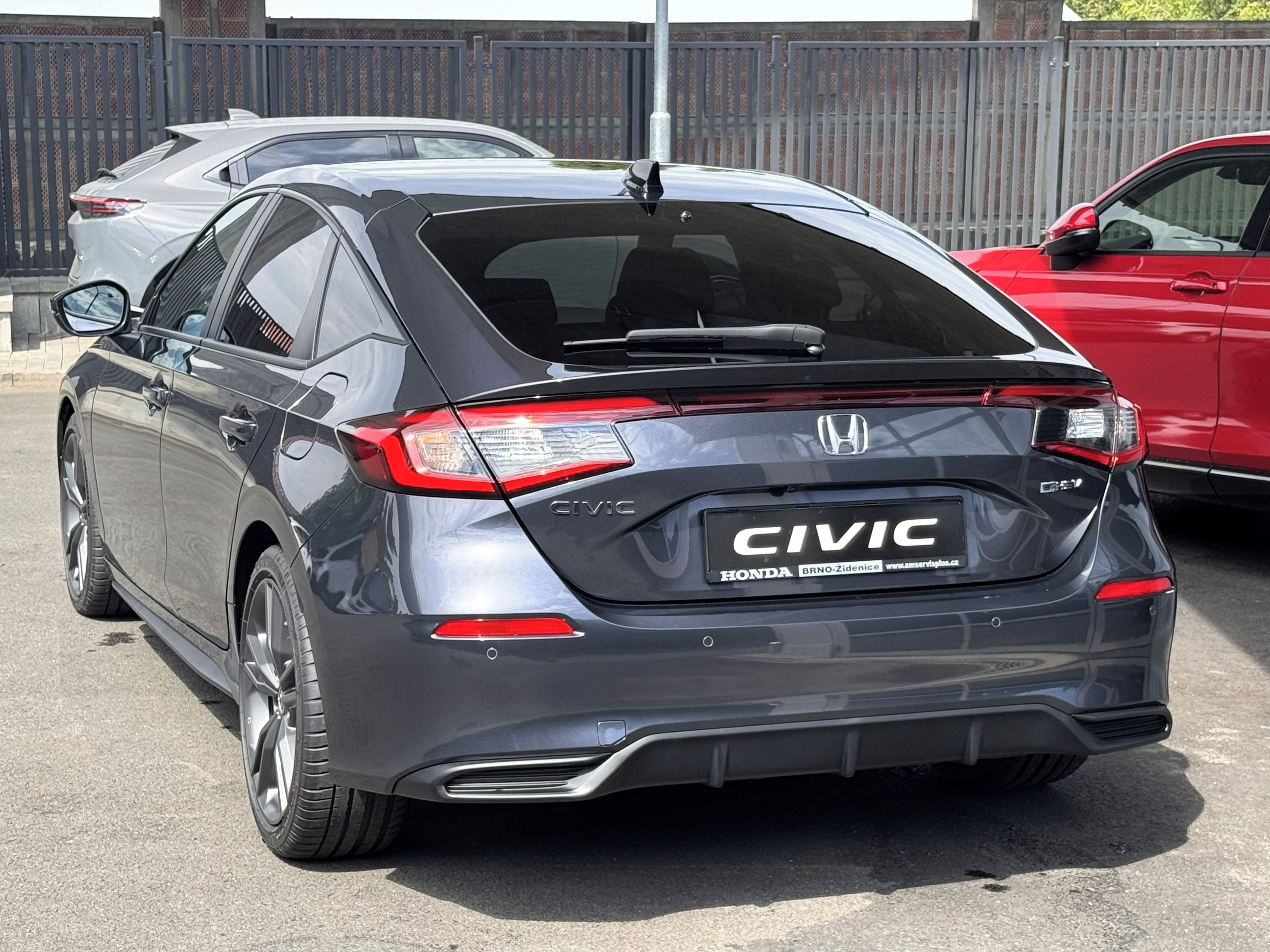 Honda Civic, 2.0e:HEV Sport - fotka 6