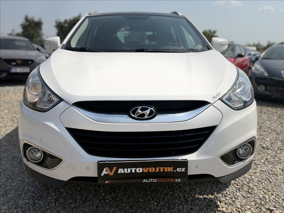 Hyundai ix35, 2,0 135kW A/T NAVI PANO 4X4 - fotka 2