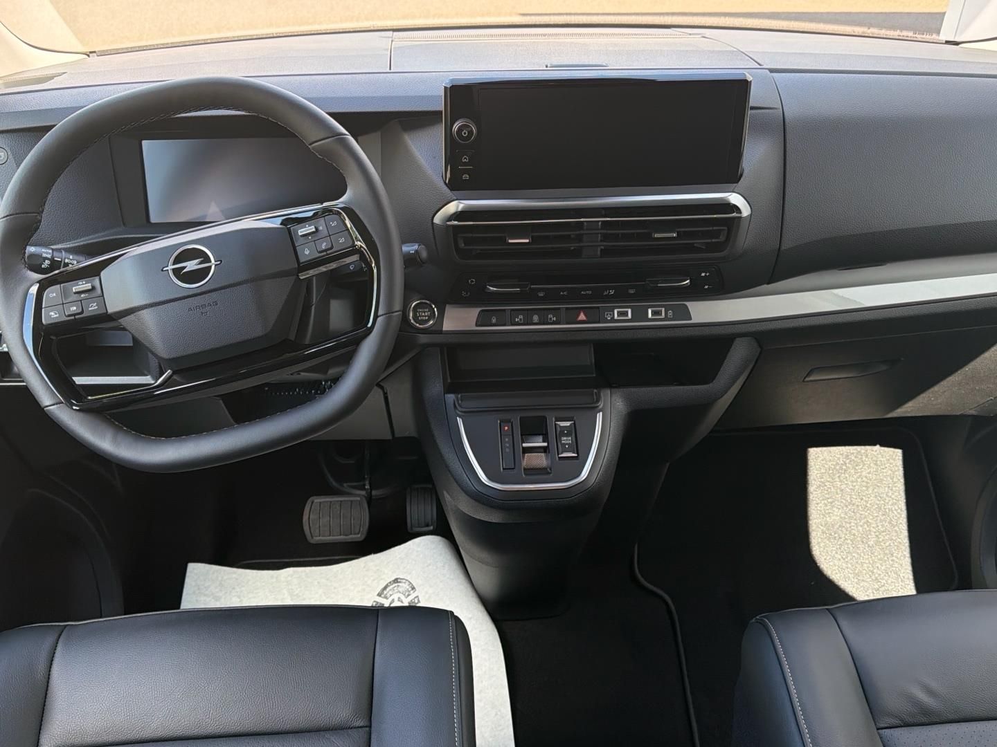 Opel Zafira, 2.2CDTi 180k 132kW L1 Elegance - fotka 4