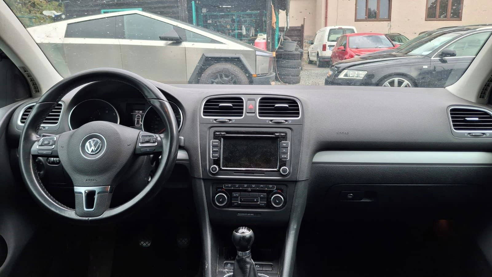 Volkswagen Golf, na splátky všem BENZIN - fotka 2