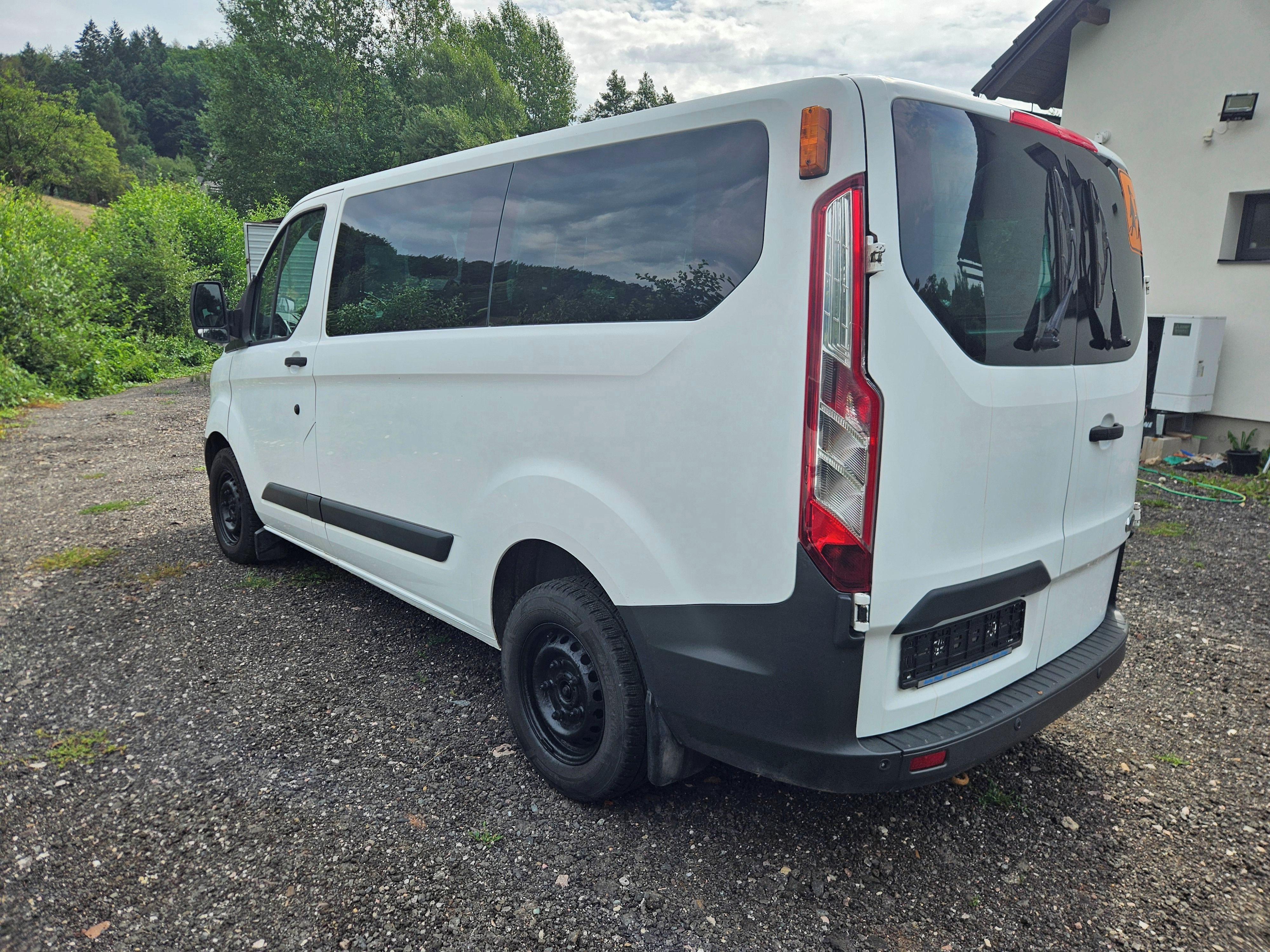 Ford Transit Custom, 2,2 TDCi mikrobus 202t.km - fotka 3