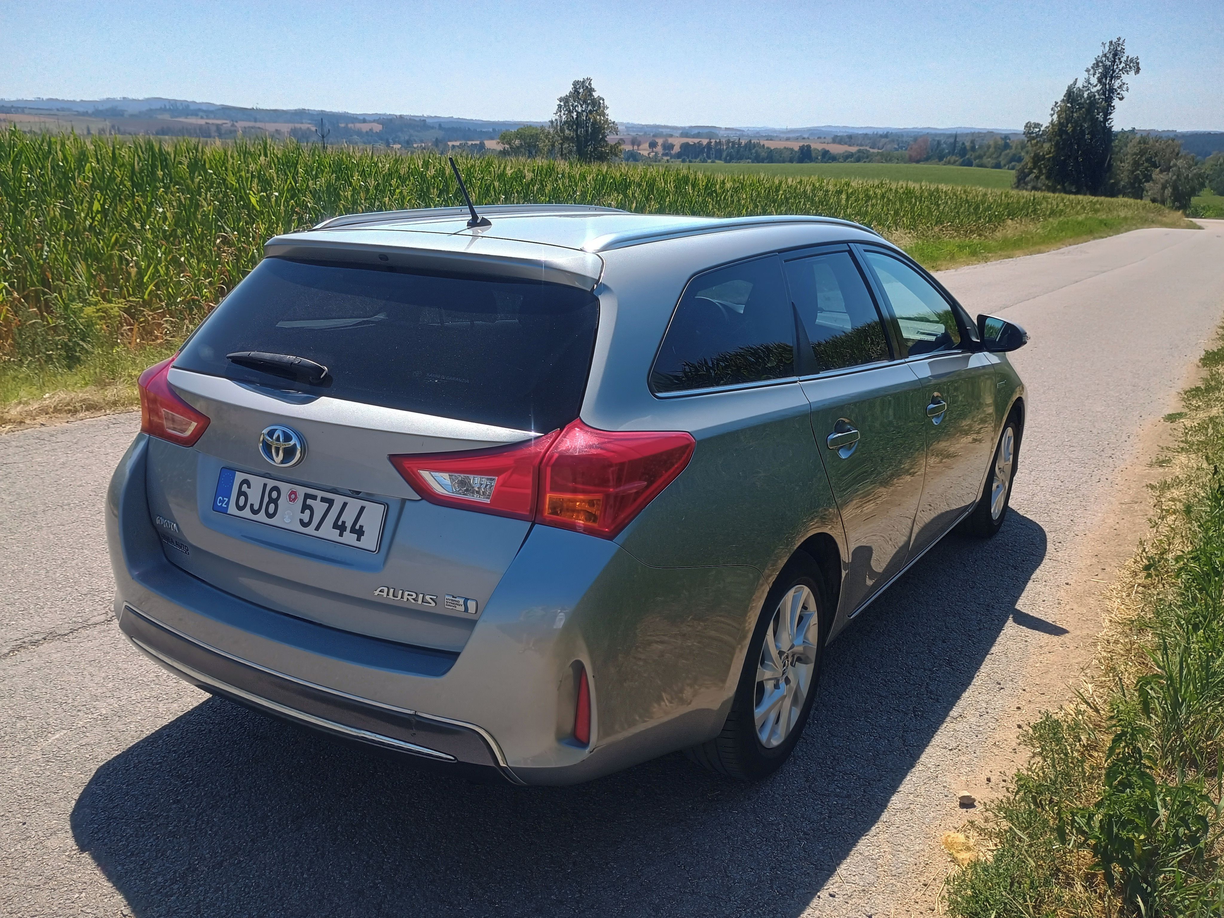 Toyota Auris, 1.8 hybrid - fotka 2