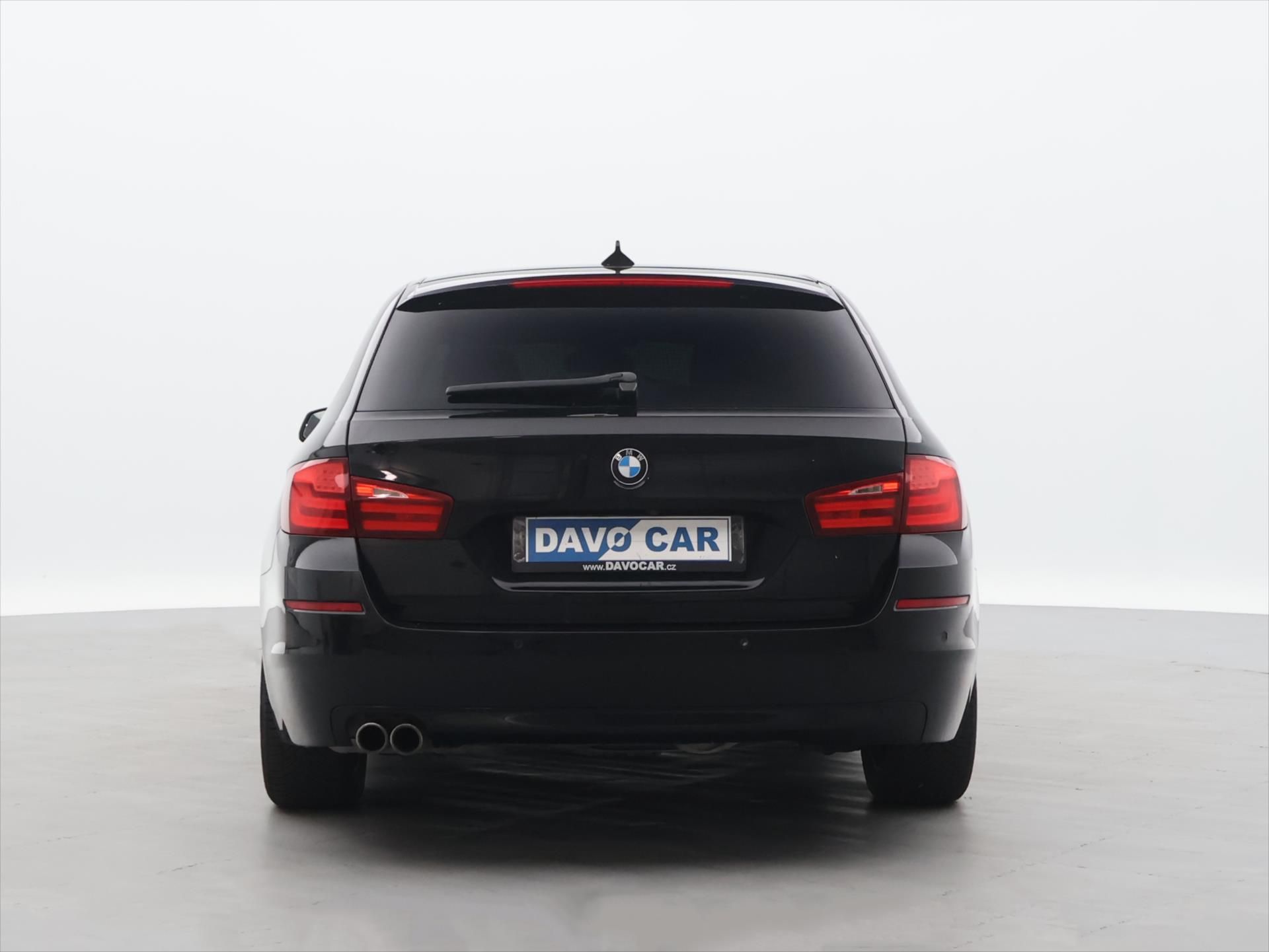 BMW Řada 5, 3,0 530d x Drive Tažné Klima - fotka 5