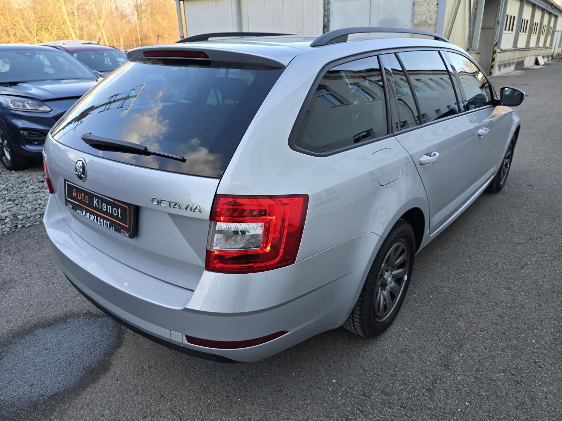 Škoda Octavia, 1,6TDI STYLE LED DIGIKLIMA-DPH - fotka 4