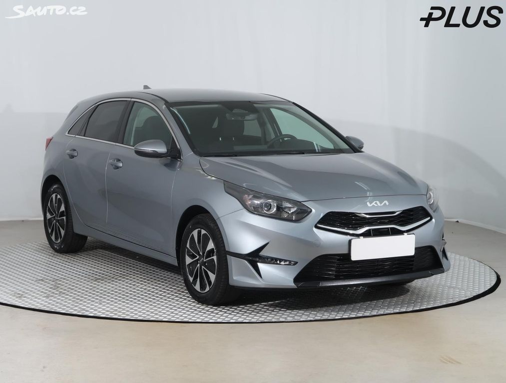 Kia Cee´d, 1.5 T-GDI, Gold, Serv.kniha
