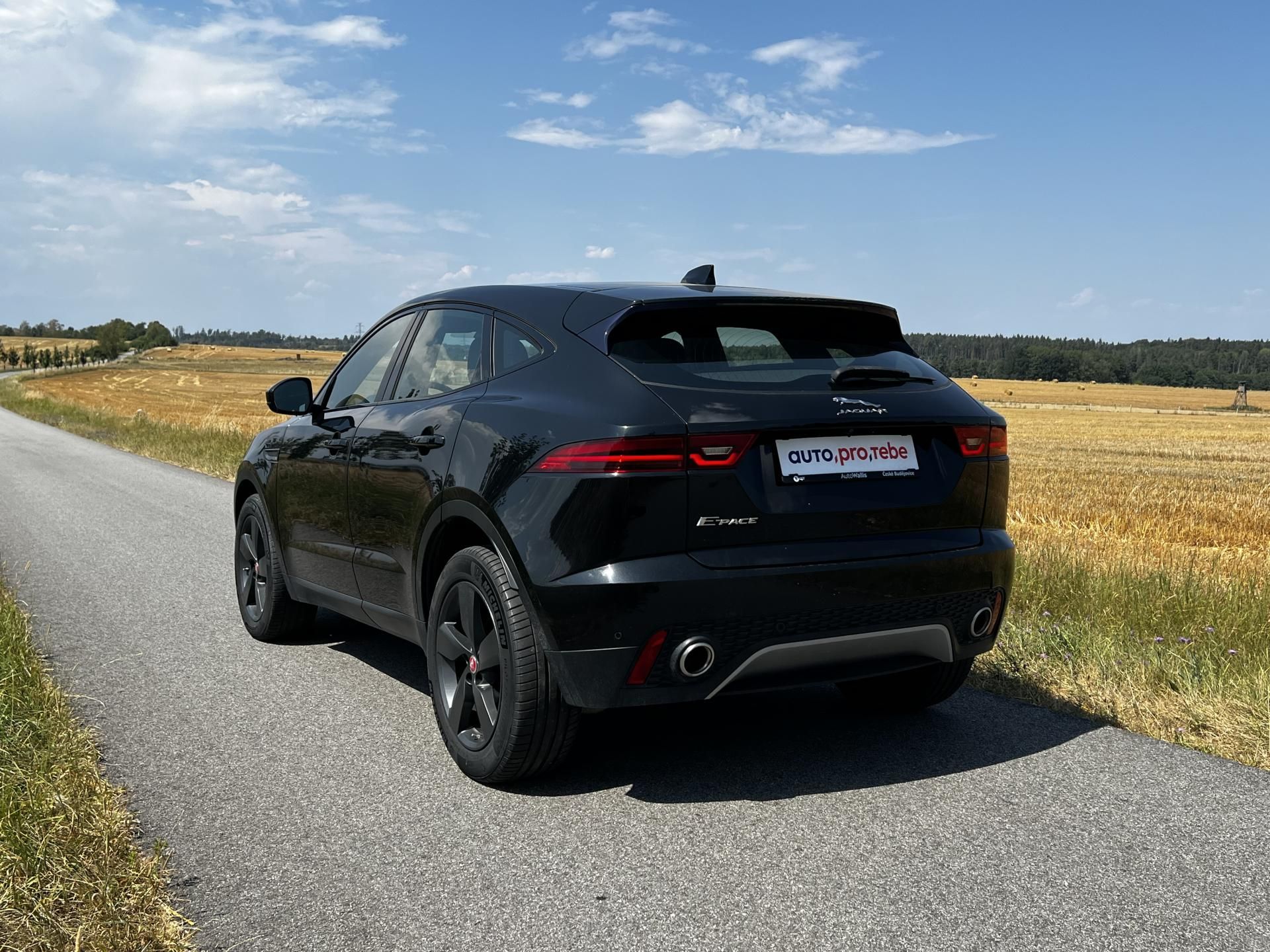 Jaguar E-Pace, 2.0T 147kW AWD 1.Maj Panorama - fotka 3