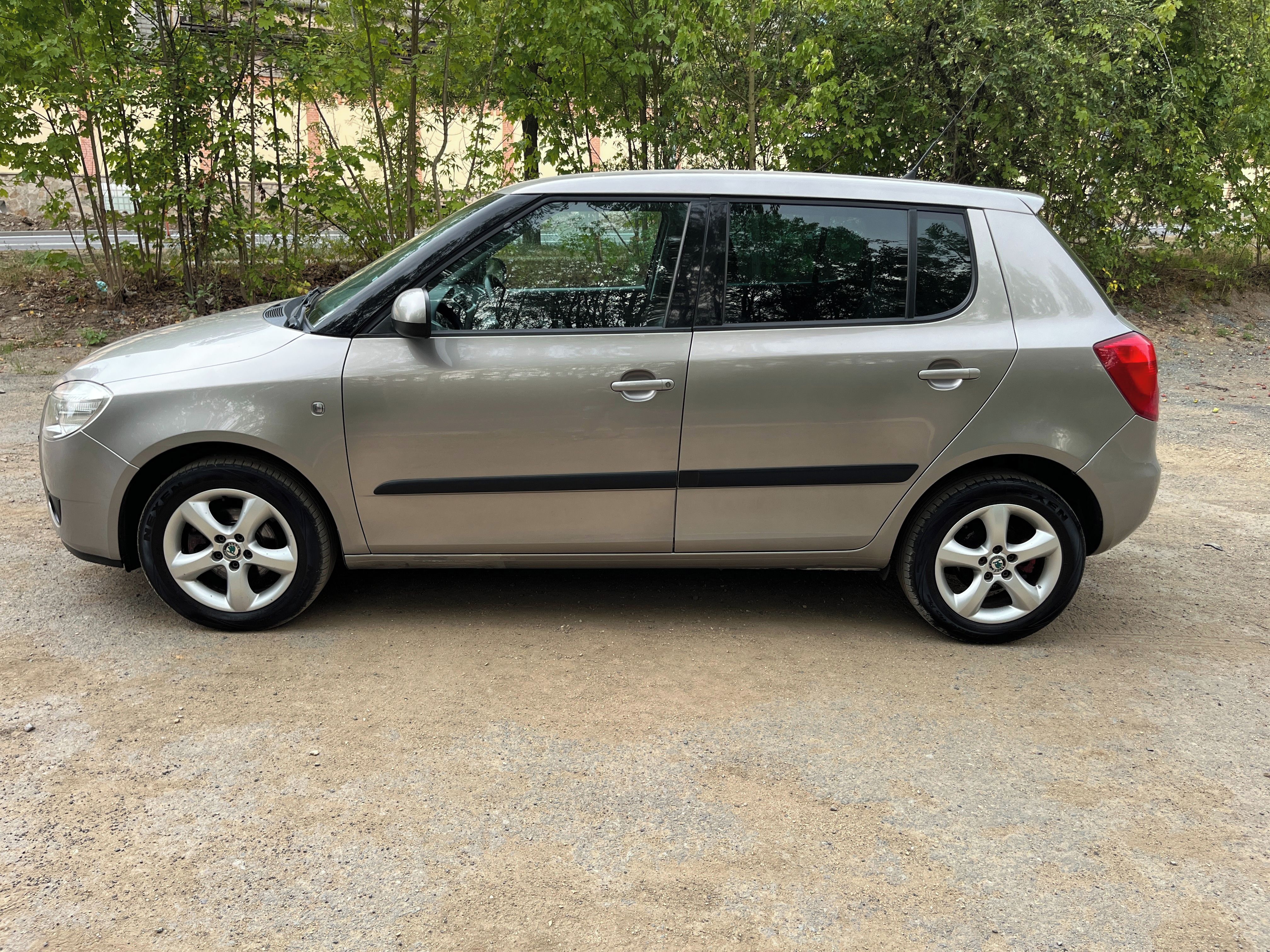 Škoda Fabia, 1.6i 77kw sport webasto alu - fotka 3