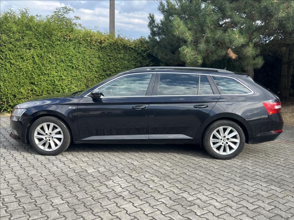 Škoda Superb, 2,0 TDi  AMBITION 4X4 110kW - fotka 2