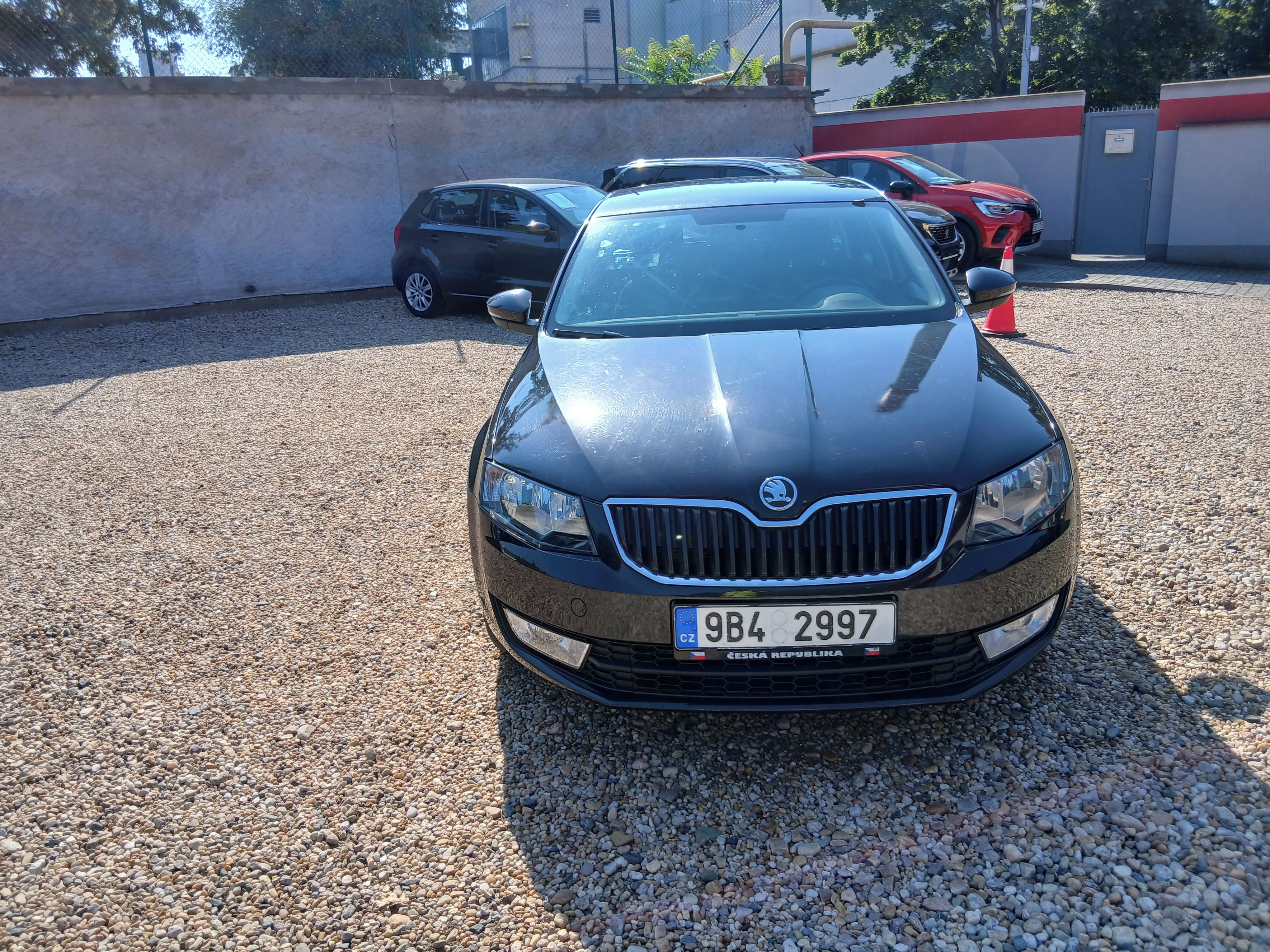 Škoda Octavia, 1.6TDi 77KW Kombi, ČR, S.Kniha - fotka 2
