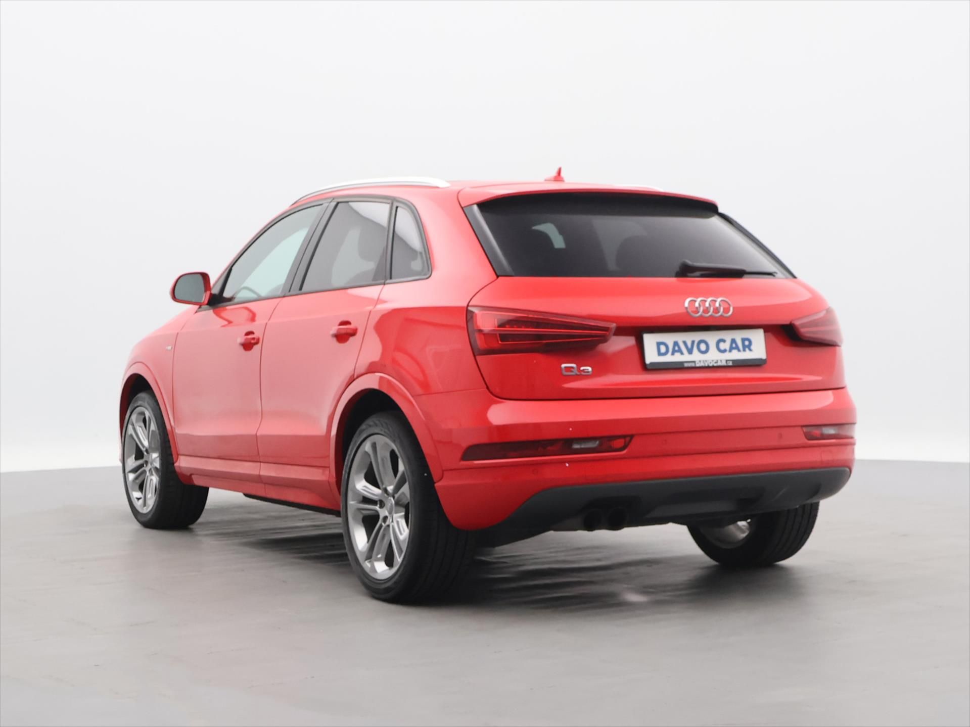 Audi Q3, 2,0 TDI 88kW S tronic Basic - fotka 5