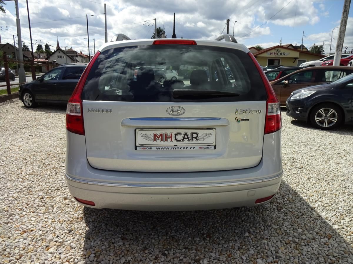 Hyundai i30, 1,4i 16V 80kW LPG COMBI - fotka 5