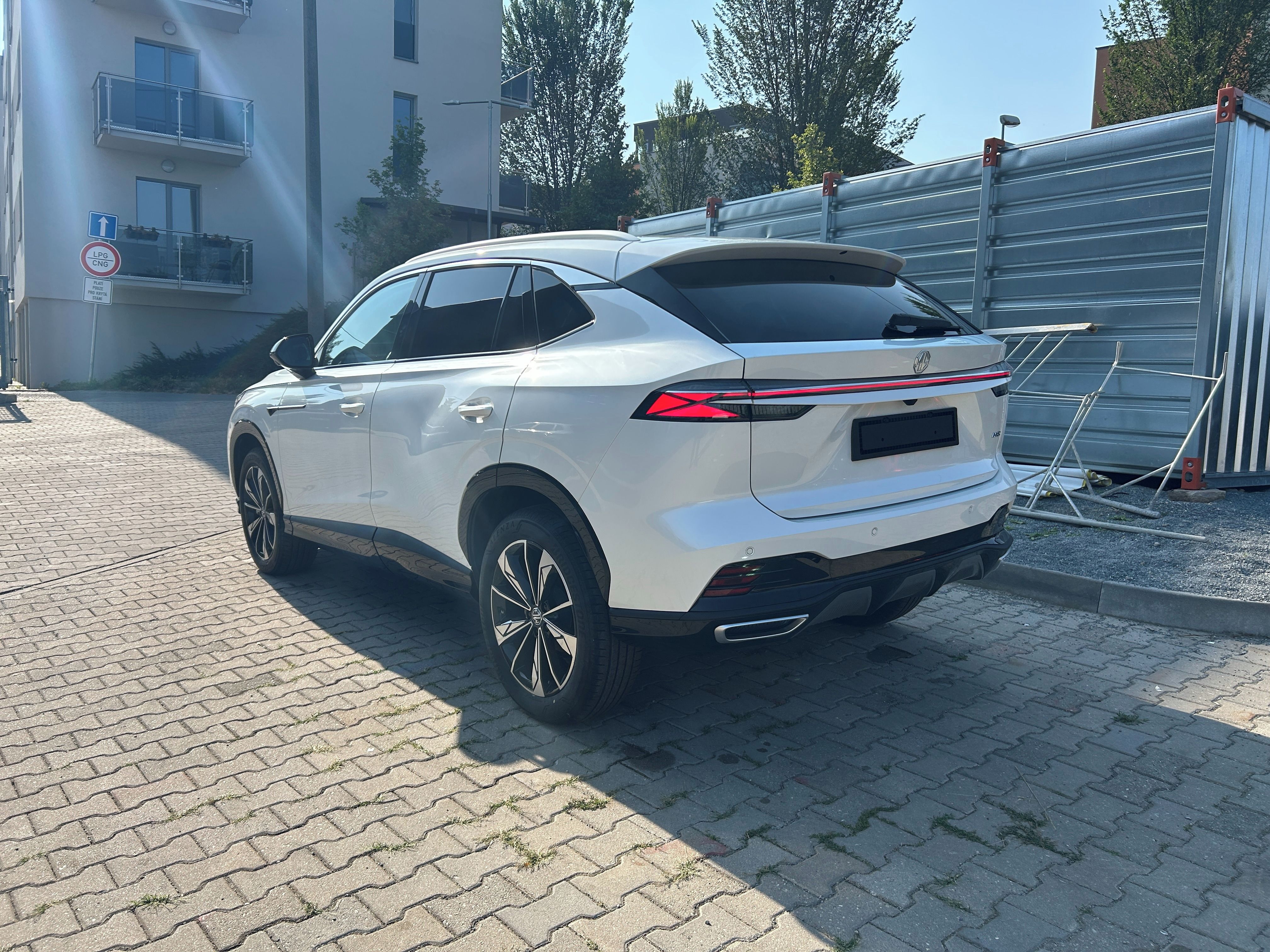 MG HS, Emotion 1,5 Turbo 125kW AT7 - fotka 3