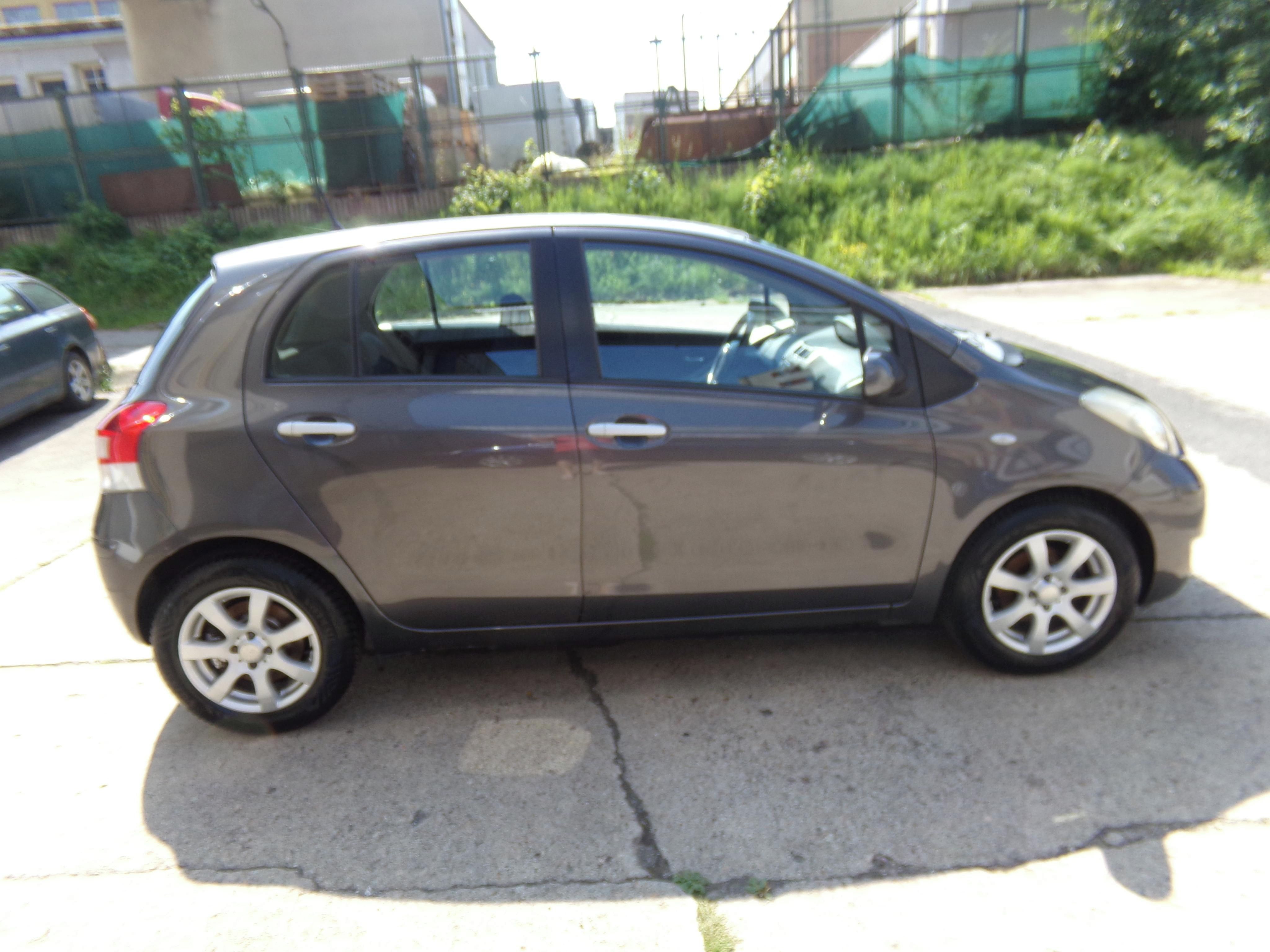 Toyota Yaris, 1.3 VVT-i  LIFE - fotka 4