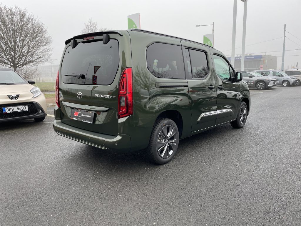 Toyota Proace City Verso, 1.5 6MT Family ODBĚR 11/2026 - fotka 3
