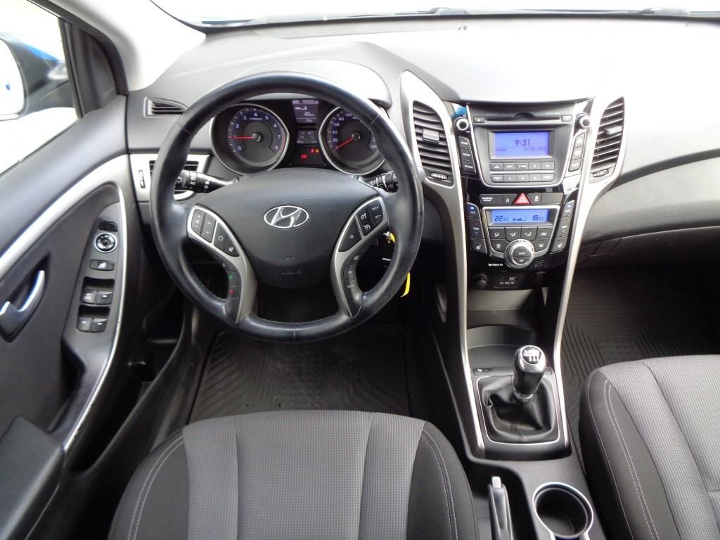 Hyundai i30, 1.6i GDI Weekend - fotka 5