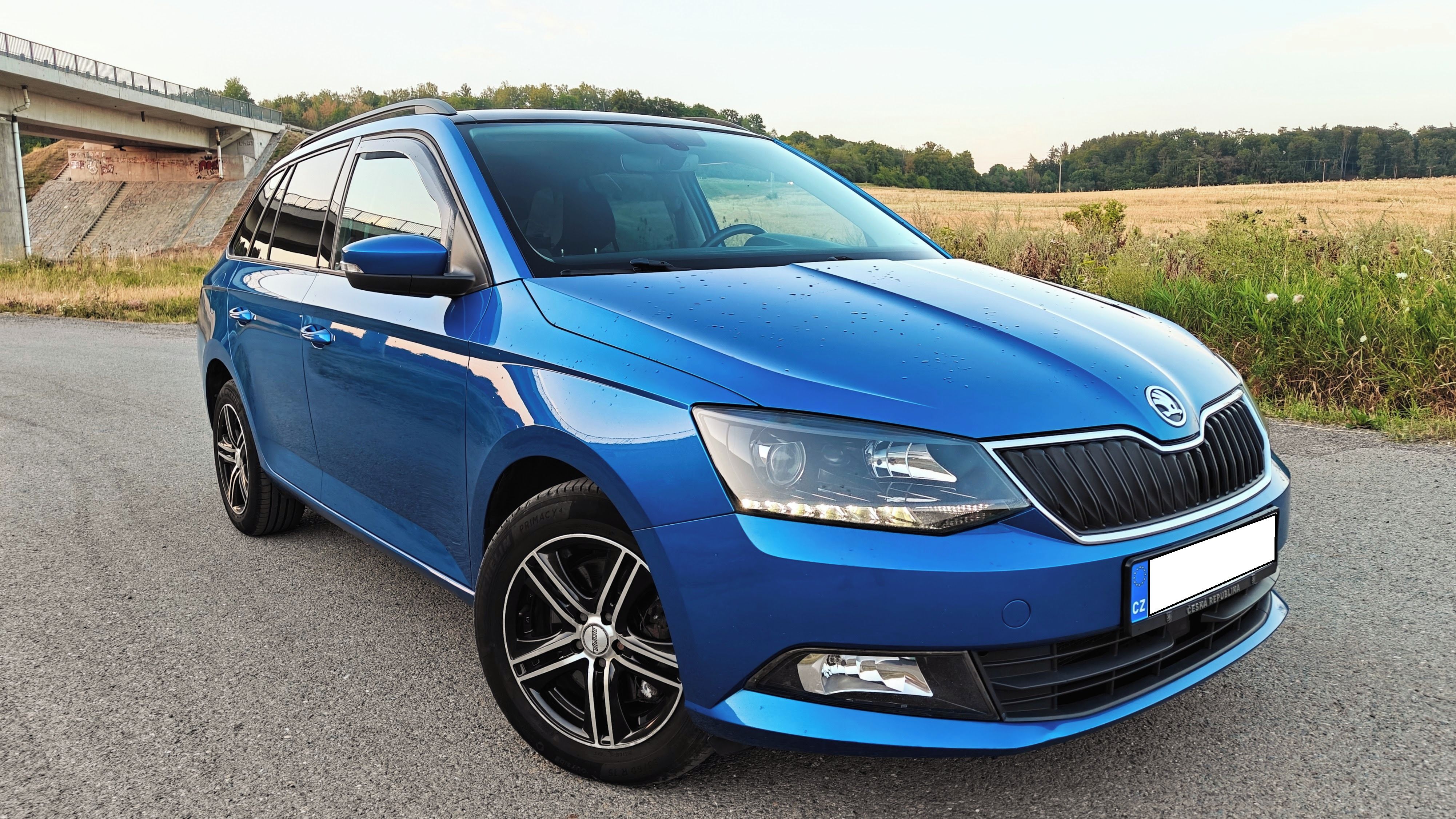 Škoda Fabia, 1.4 TDI 77kw STYLE RACE BLUE - fotka 5