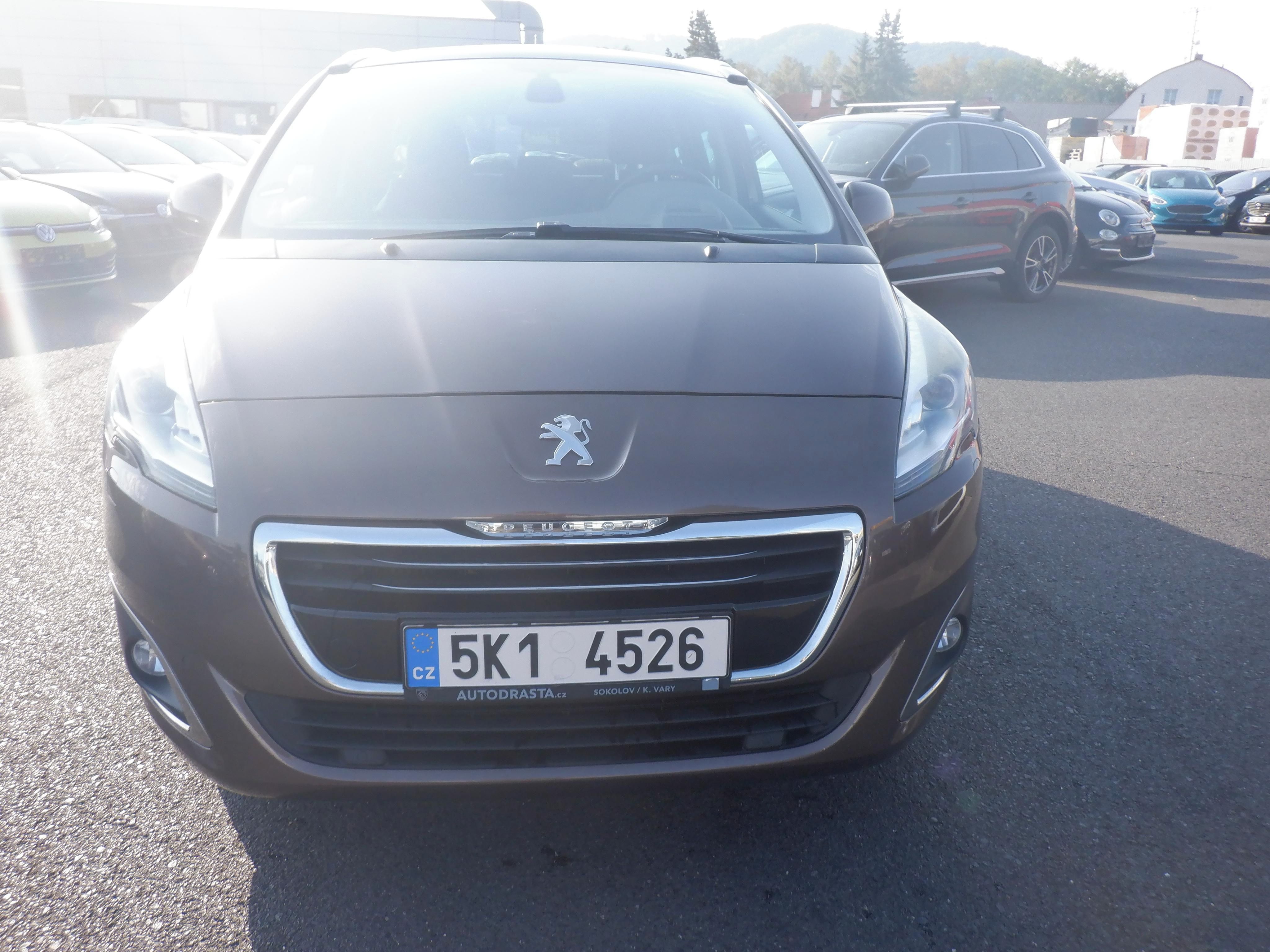 Peugeot 5008, 1.6 HDI Style,7-místné!! - fotka 2
