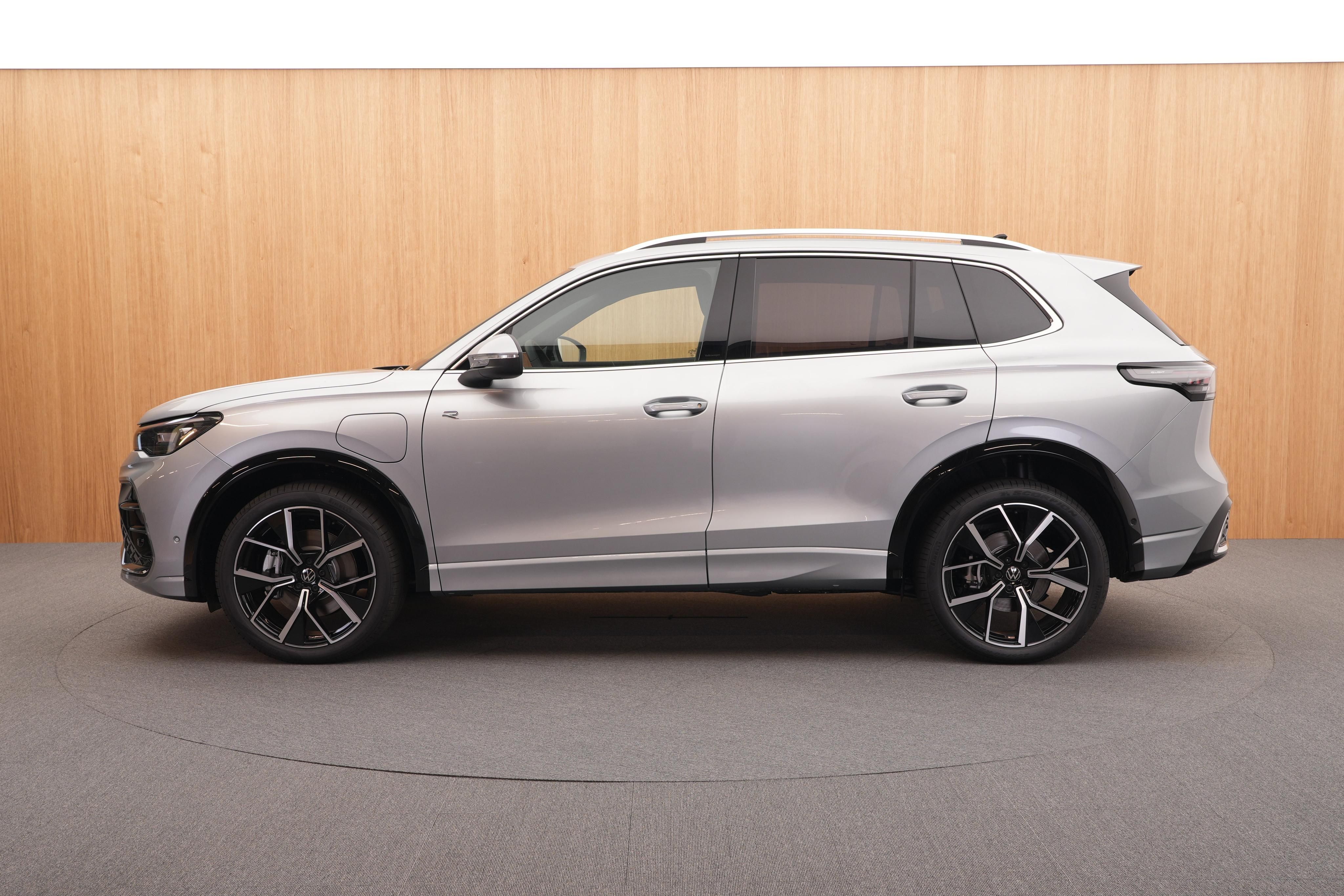 Volkswagen Tiguan, R-Line People Hybrid DSG - fotka 2