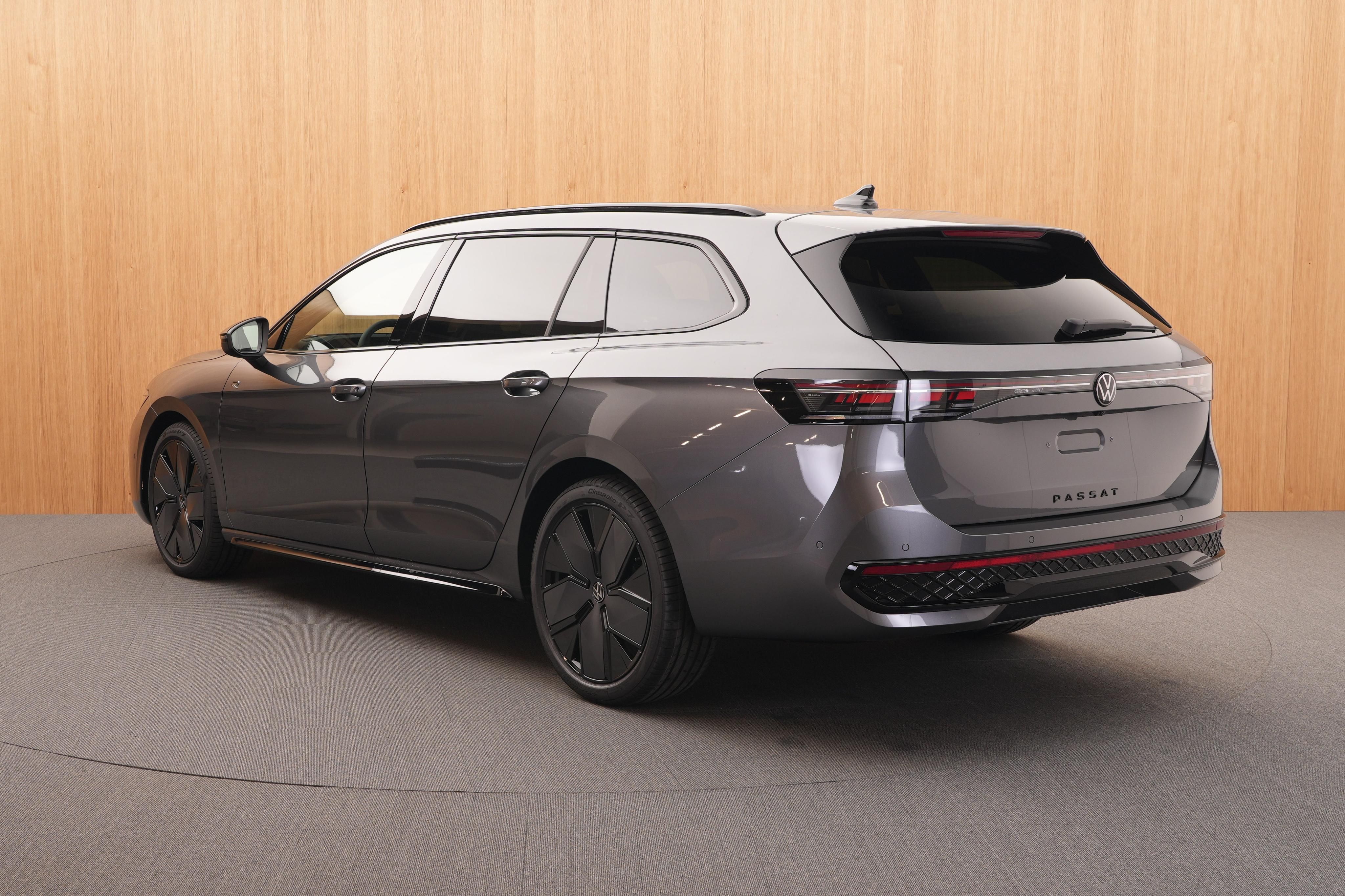 Volkswagen Passat, R-Line People 2.0 TDI DSG - fotka 3