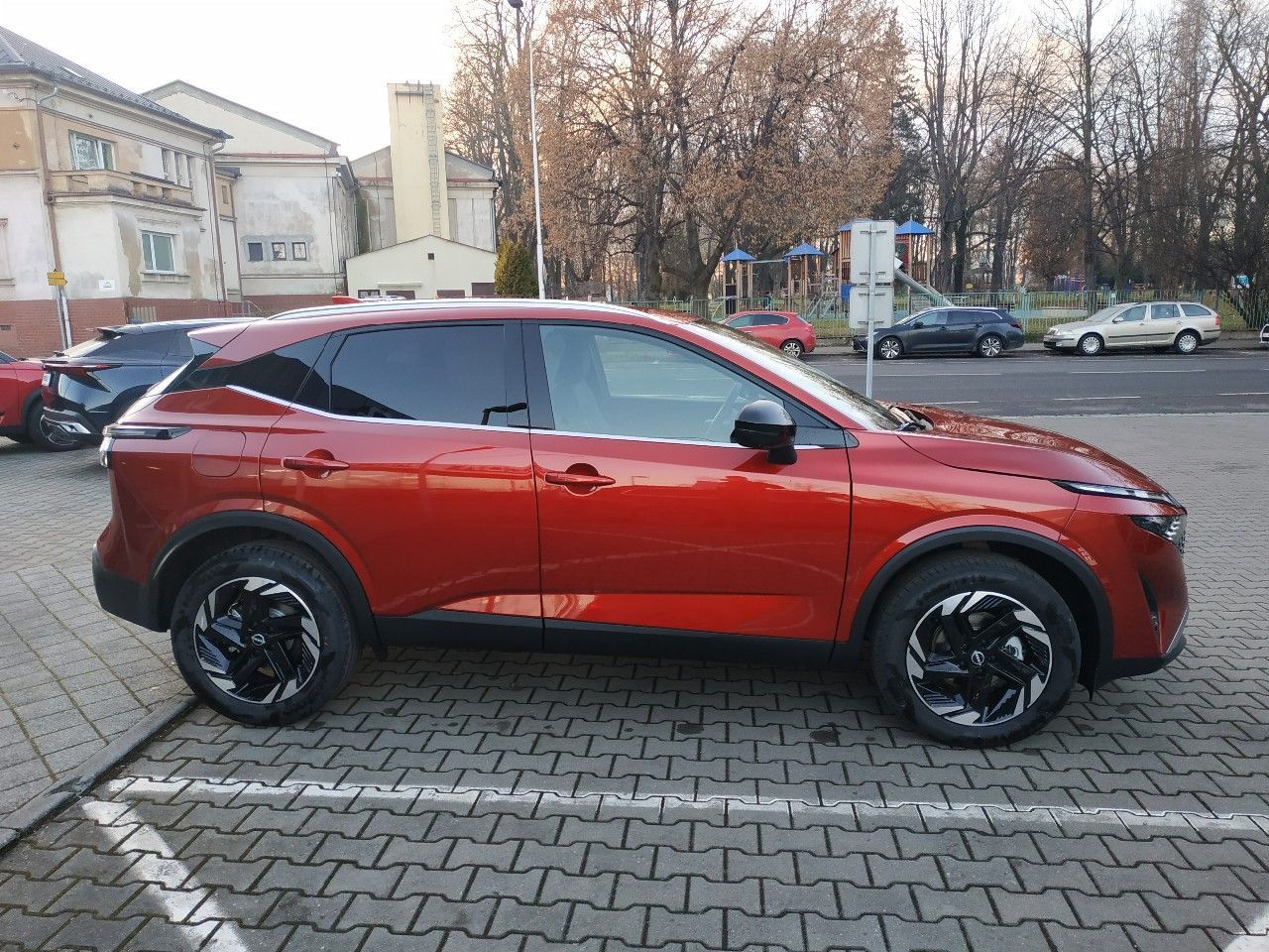 Nissan Qashqai, 1.3T mHEV AT,2WD, SKLADEM - fotka 4