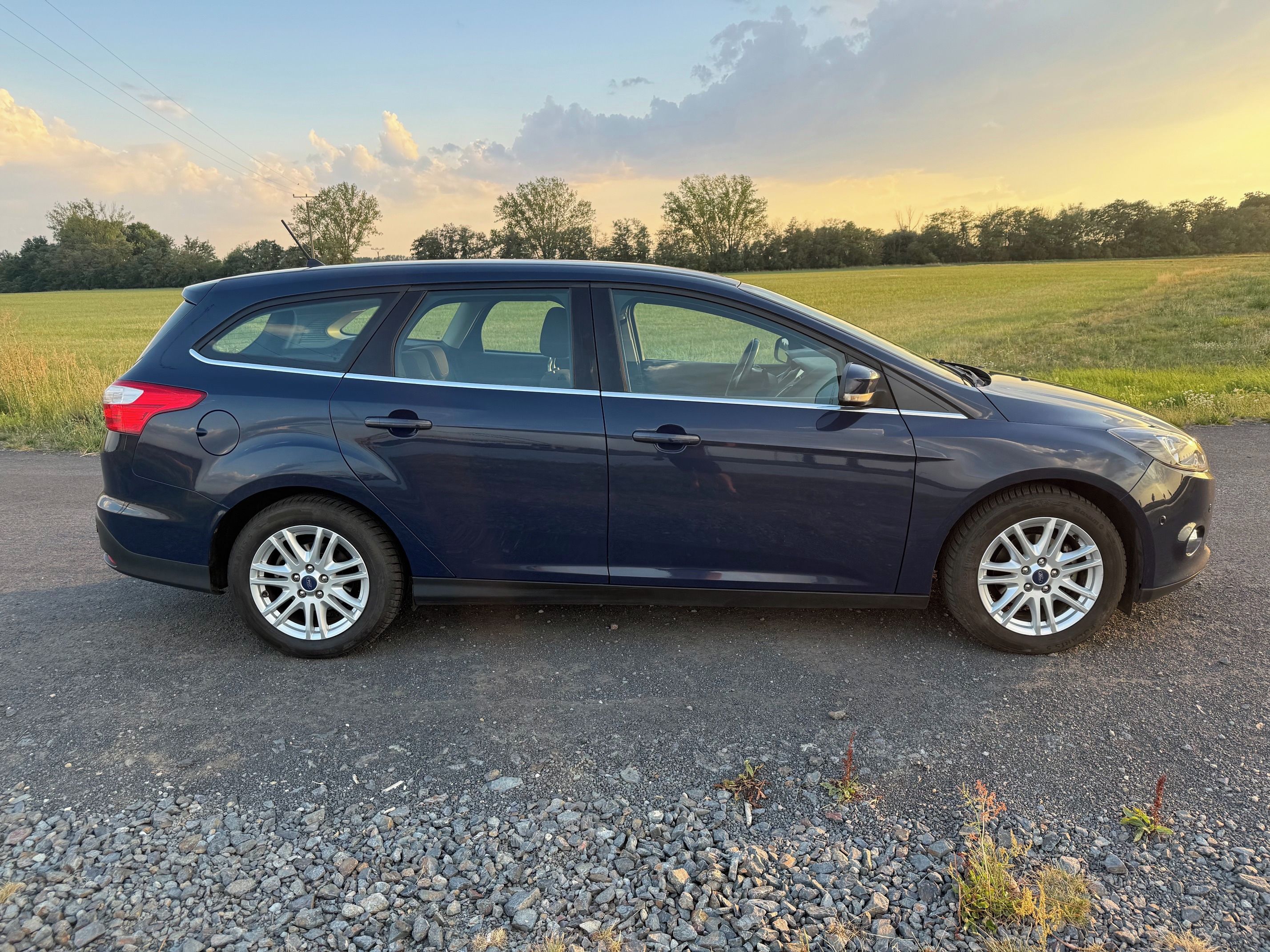 Ford Focus, 1,0 , 92kW, Klima, CarPlay - fotka 4