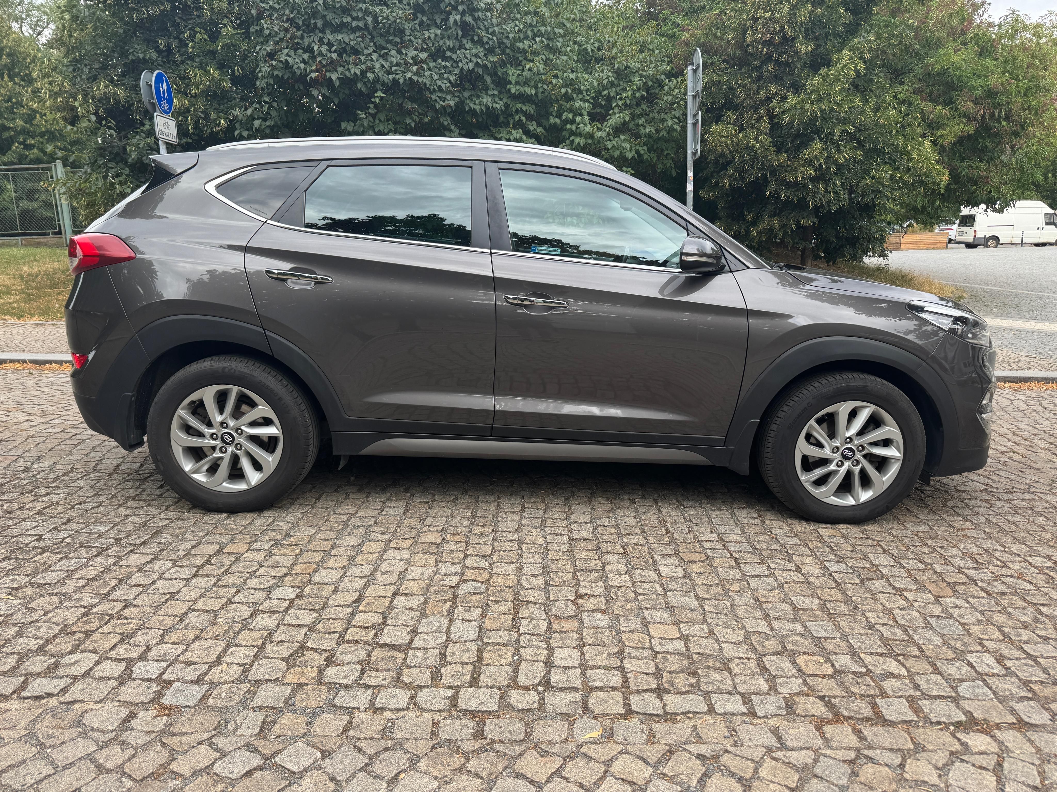 Hyundai Tucson, 2.0CRDi, 1.MAJ,ČR,SERVISKA 4X4 - fotka 6