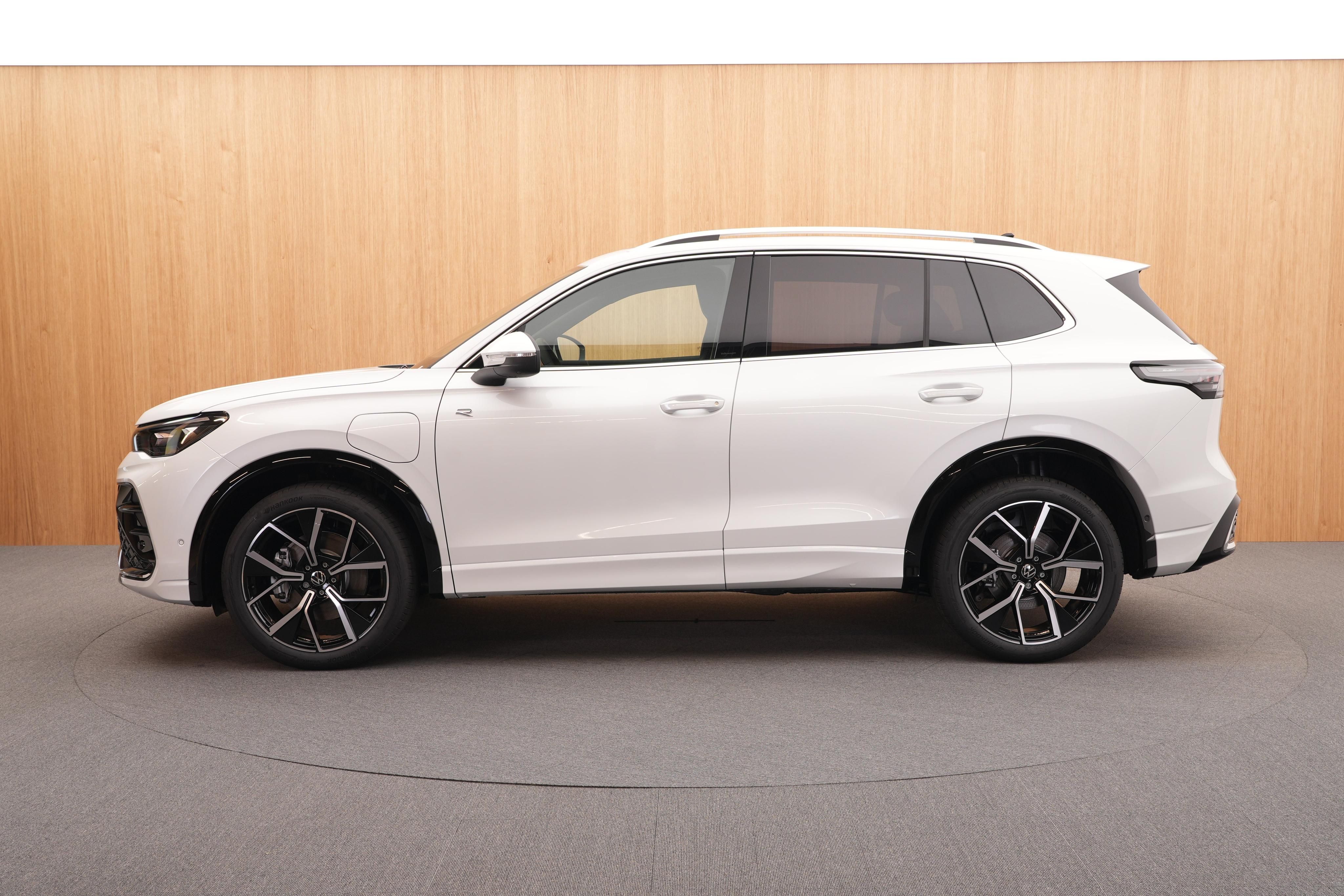 Volkswagen Tiguan, R-Line People Hybrid DSG - fotka 2