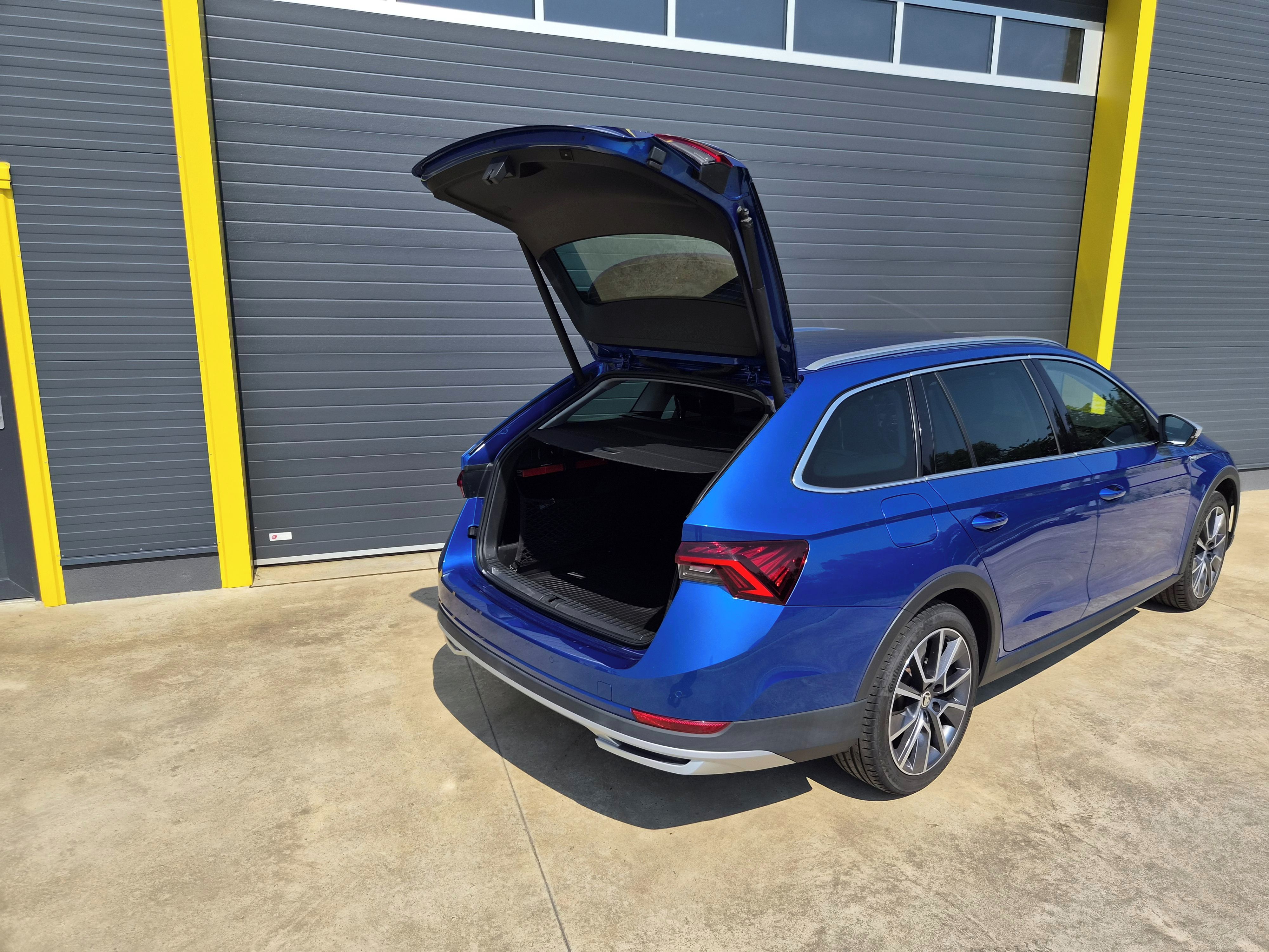 Škoda Octavia, Scout 147kw DSG 4x4,Canton,DCC - fotka 6