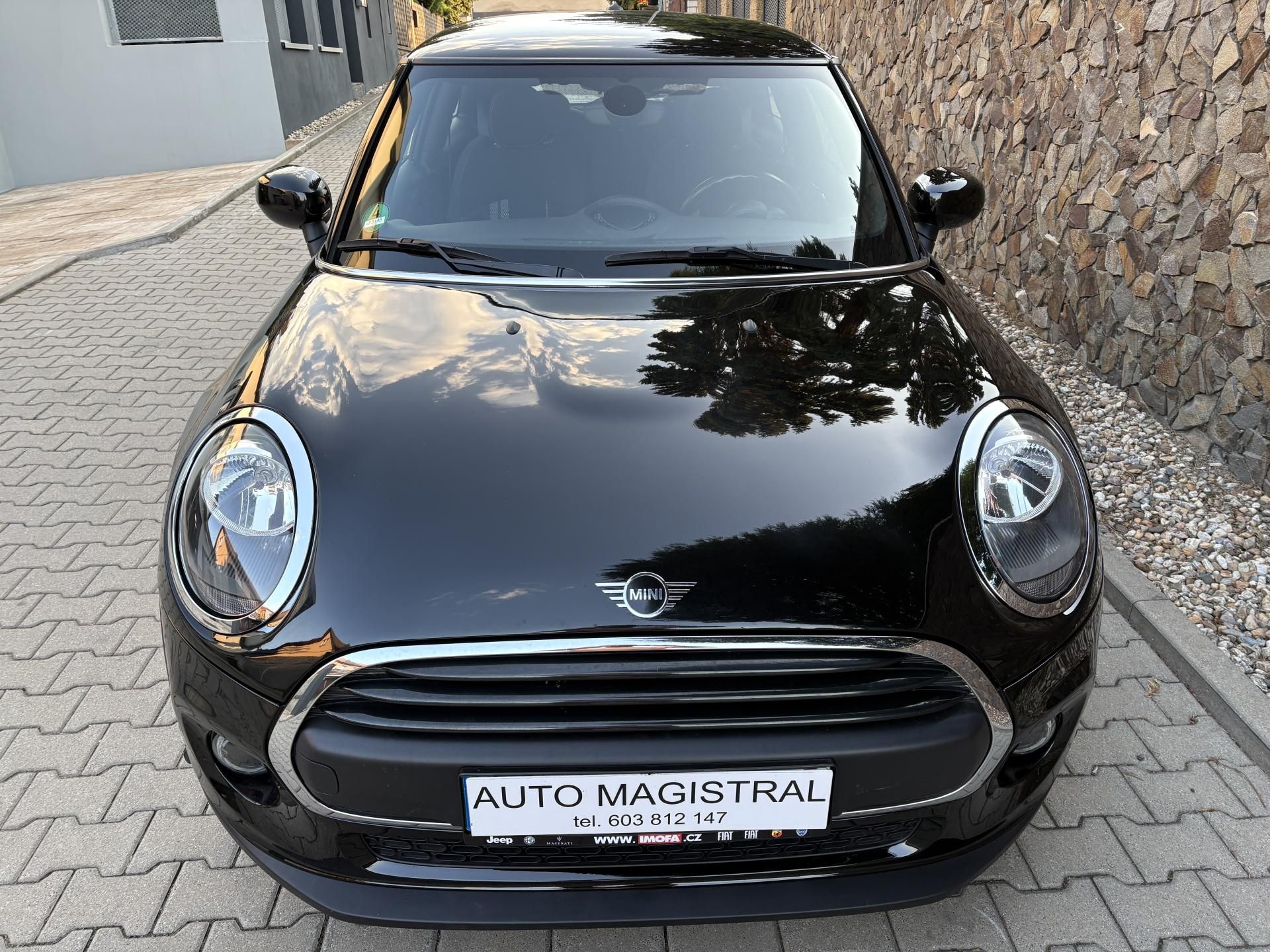 Mini Cooper, 1.5  75 kW Sport Paket - fotka 4