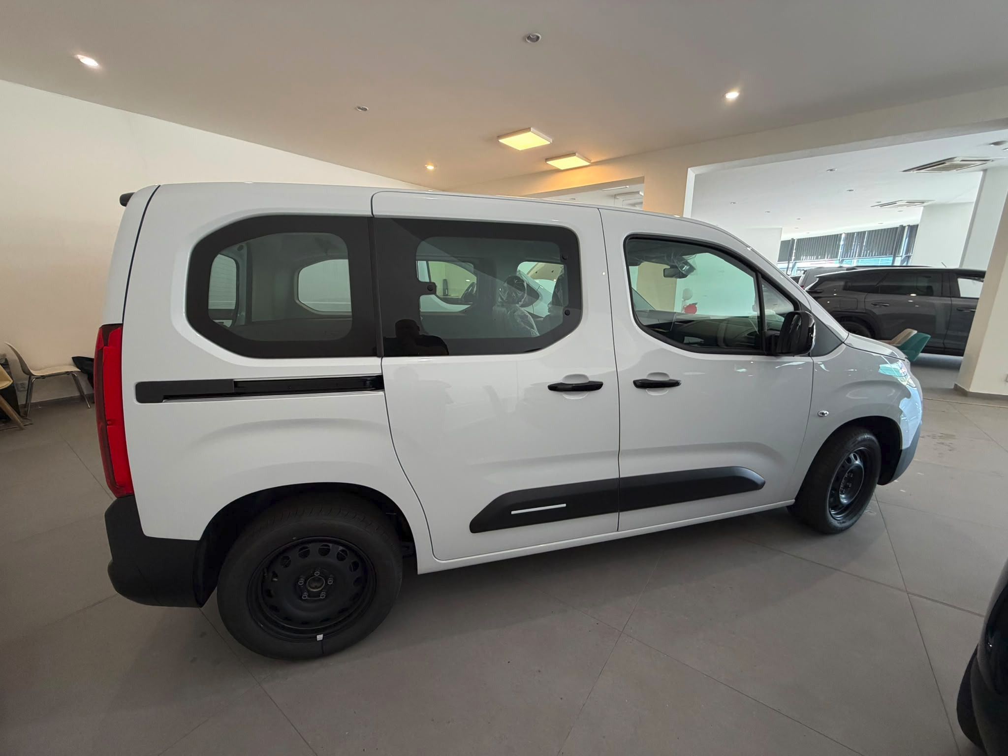 Citroën Berlingo, PLUS Diesel 100k Manual - fotka 4