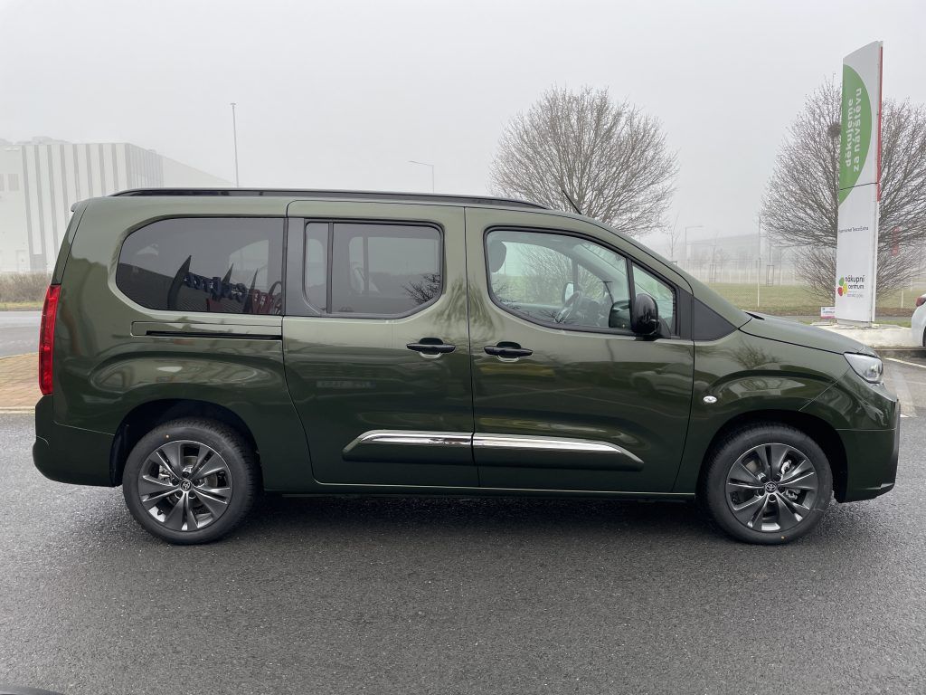 Toyota Proace City Verso, 1.5 6MT Family ODBĚR 11/2026 - fotka 2