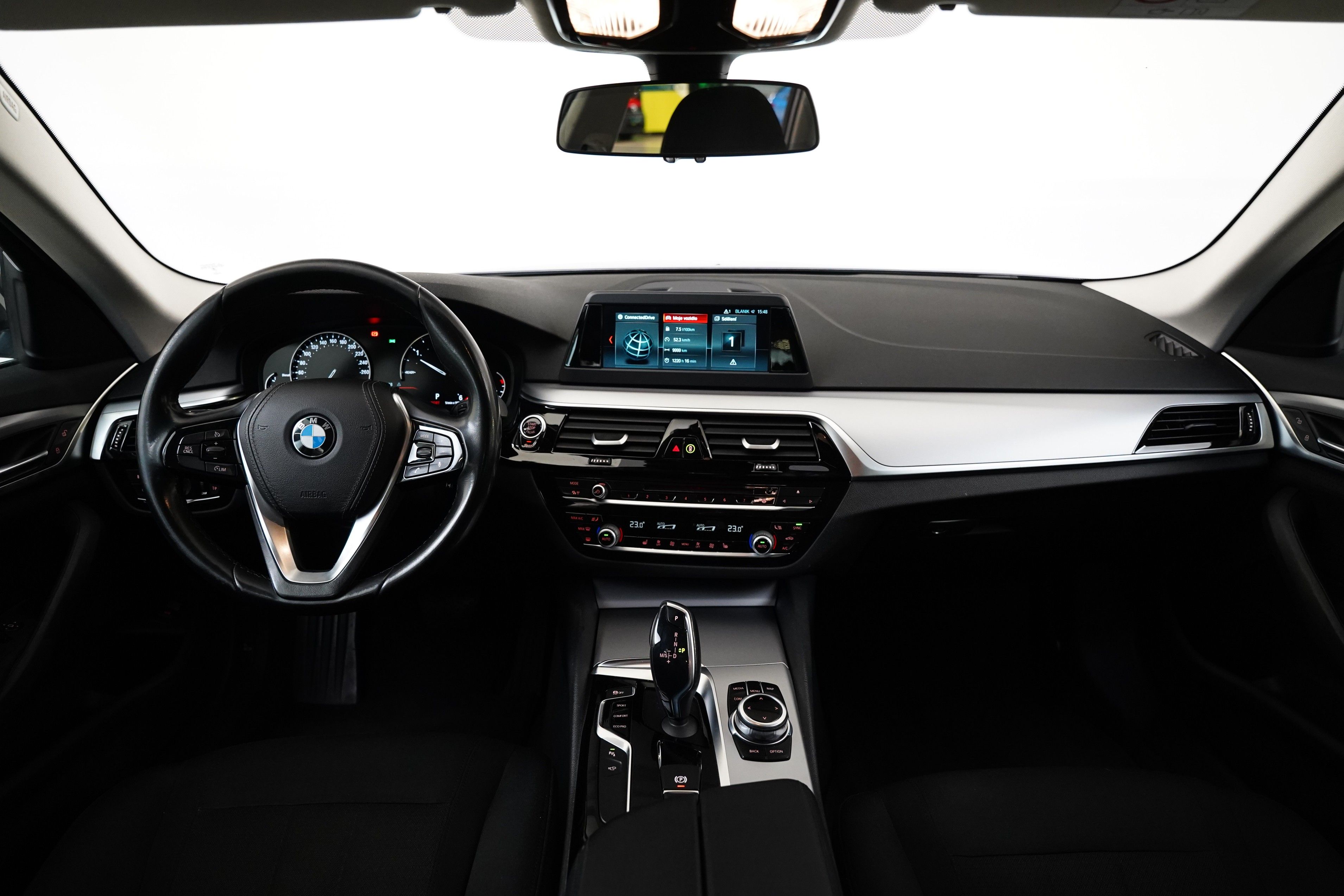 BMW Řada 5, 520d xDrive 140 kW - fotka 5