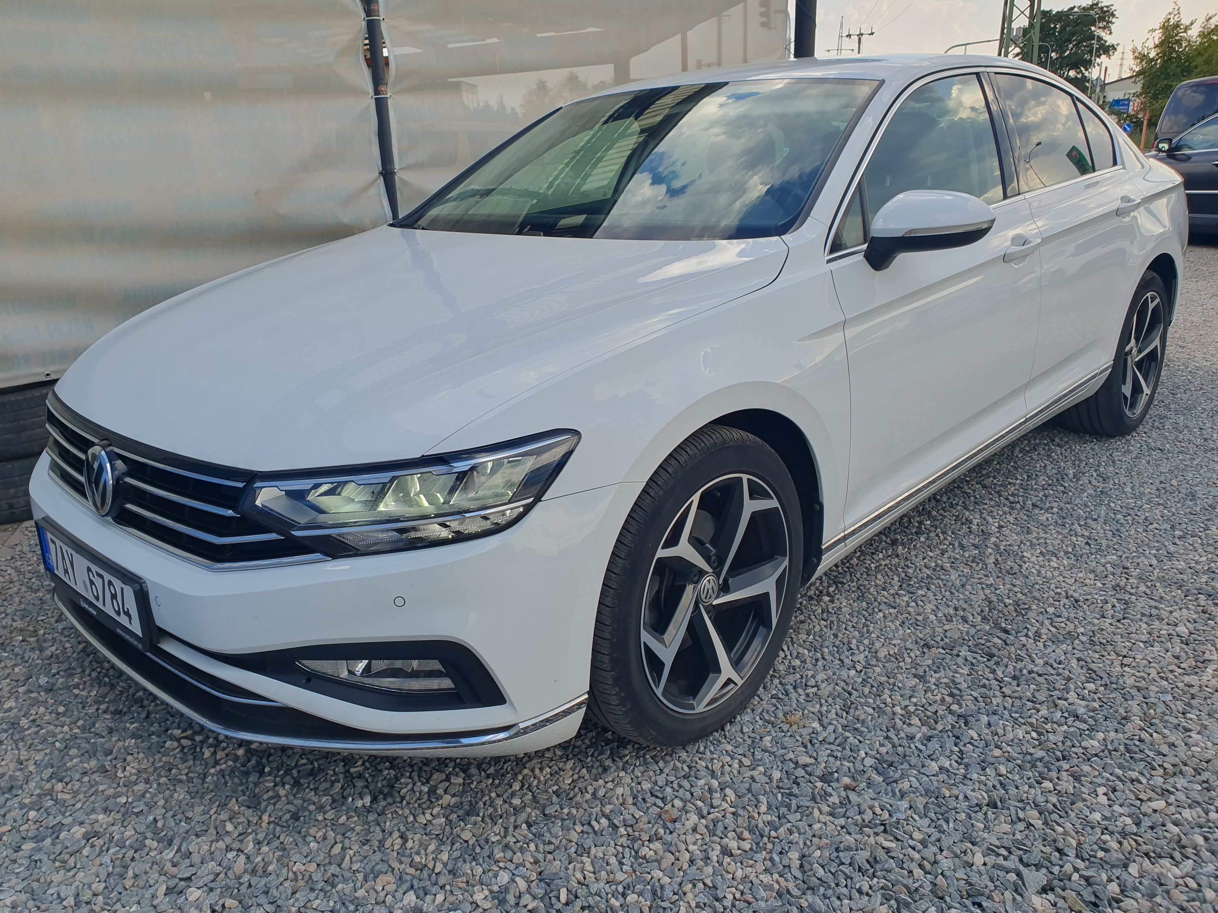 Volkswagen Passat, 1.5 TSI 110 KW ALCANTARA - fotka 5