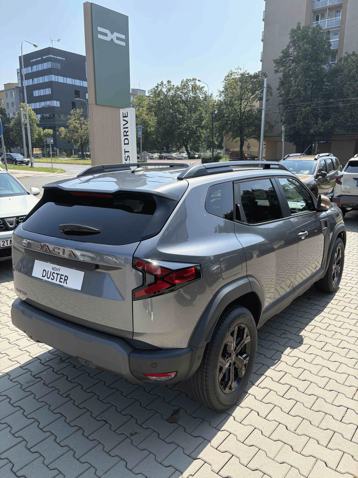 Dacia Duster, Extreme ECO-G 120 auto pobočka - fotka 3